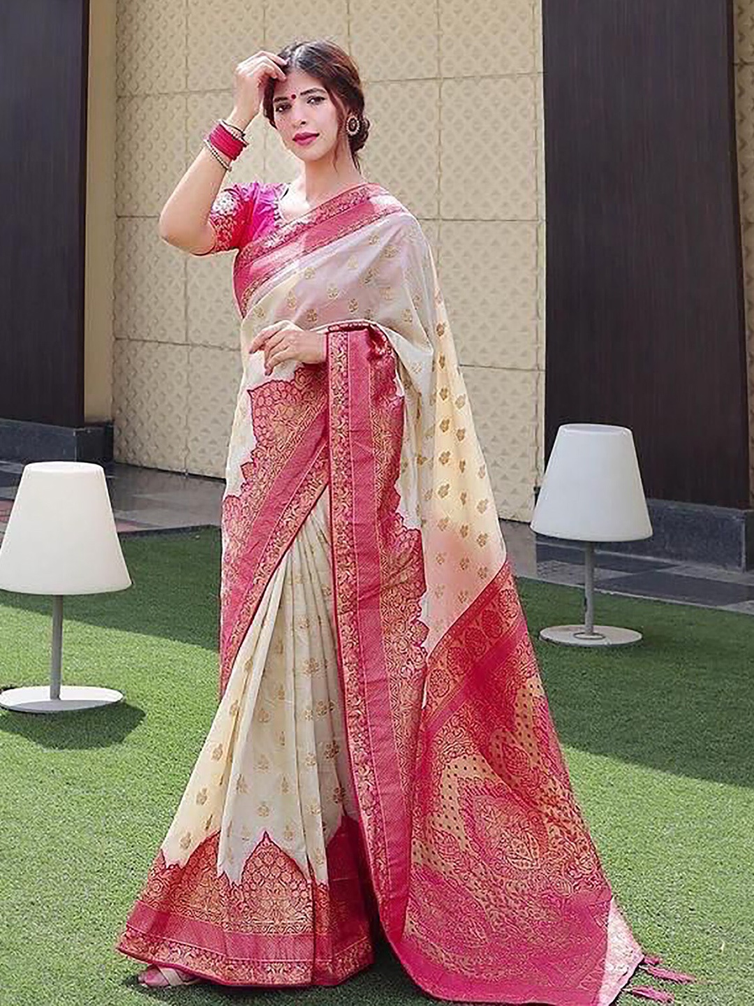 

Anjaneya Sarees Woven Design Zari Banarasi Saree, Beige