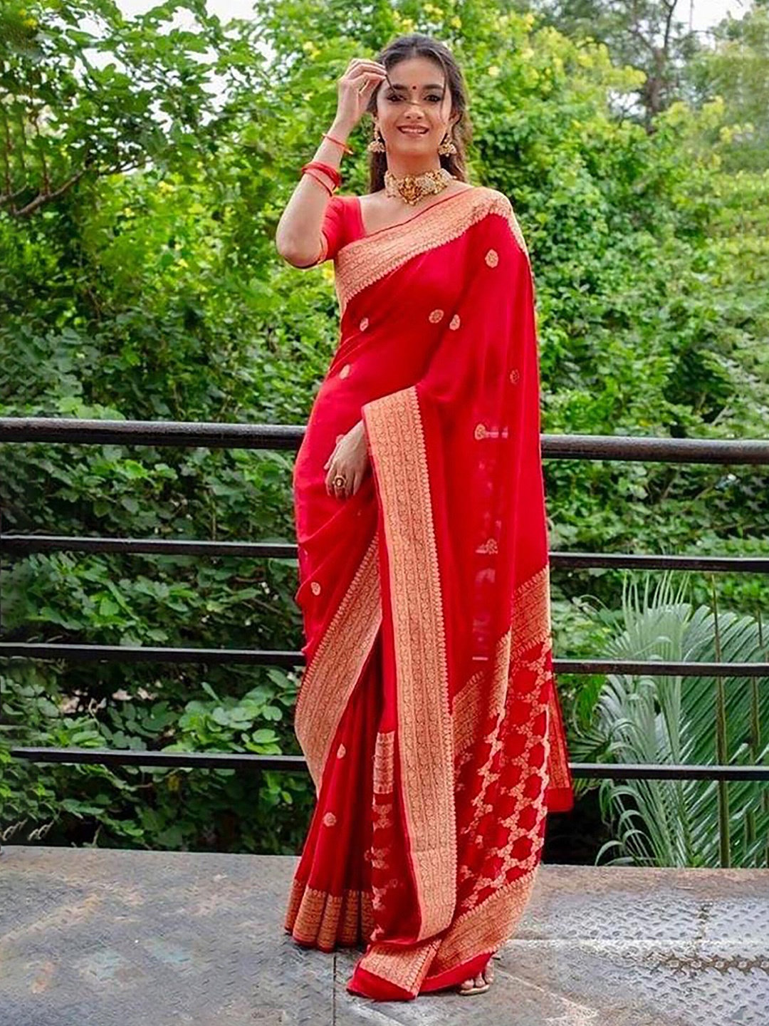 

Anjaneya Sarees Floral Woven Design Zari Banarasi Saree, Red