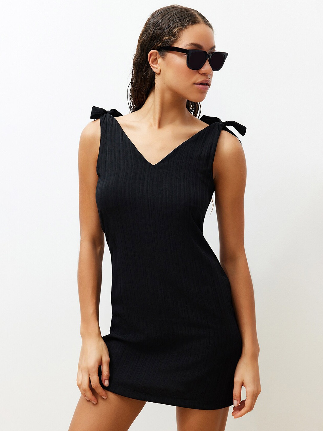 

Trendyol V Neck Sleeveless Striped Bodycon Dress, Black