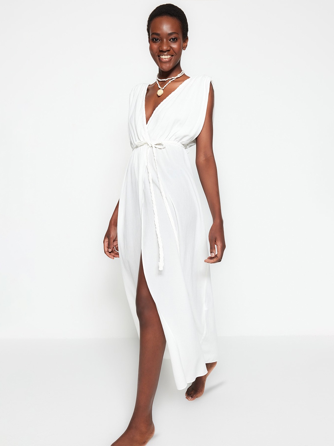 

Trendyol V-Neck Sleeveless Maxi Dress, White