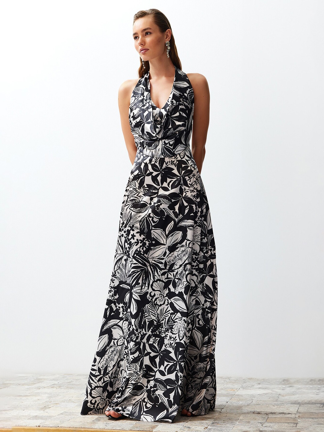 

Trendyol Floral Printed Halter Neck Maxi Dress, Black