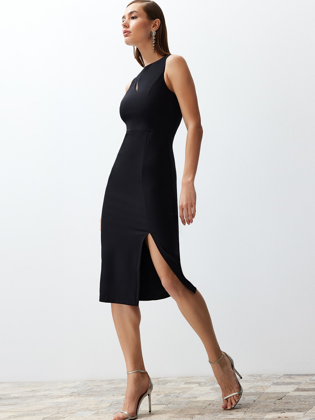 

Trendyol Round Neck Sleeveless Sheath Dress, Black