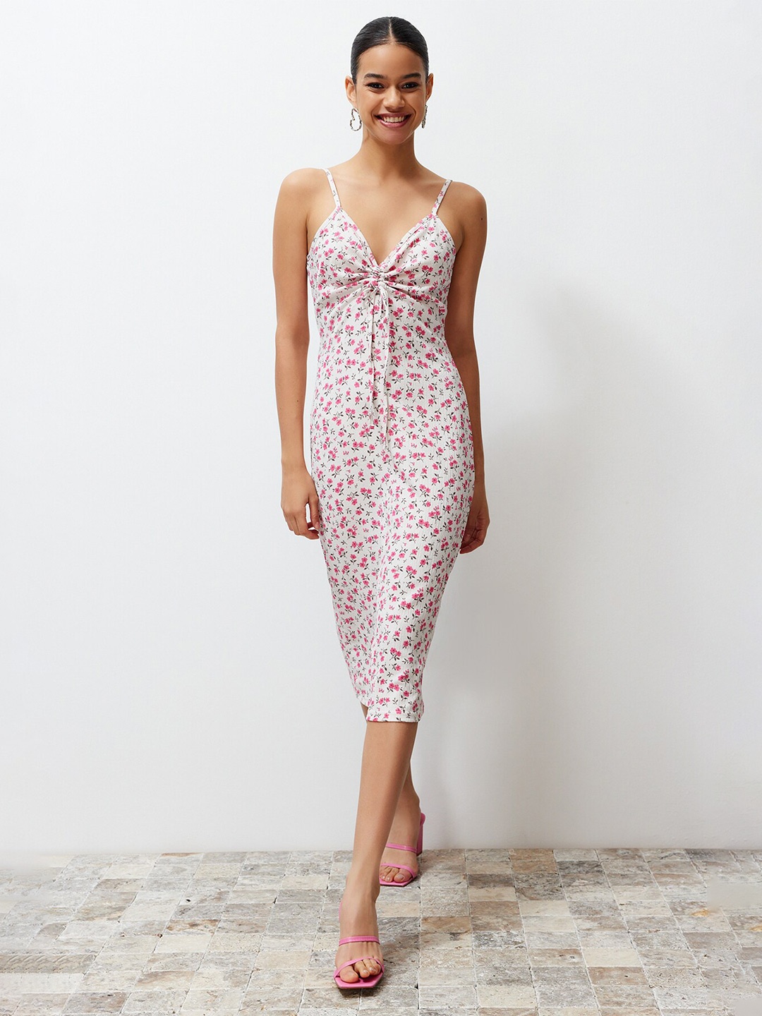 

Trendyol Floral Printed Tie-Ups Bodycon Dress, White