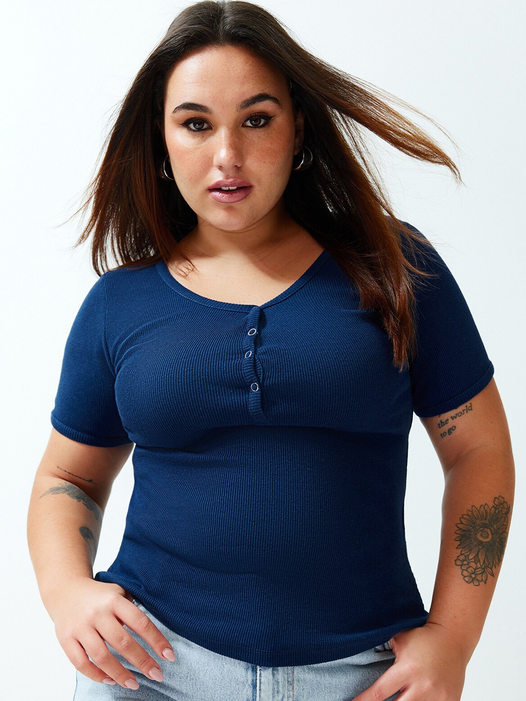 

Trendyol Round Neck Short Sleeves Casual Top, Blue