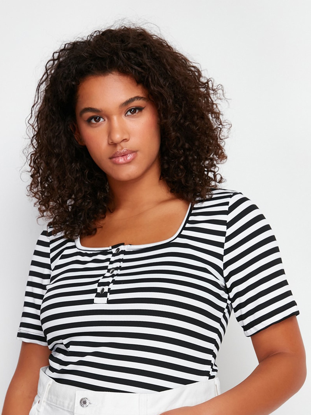 

Trendyol Horizontal Stripes Round Neck Top, White