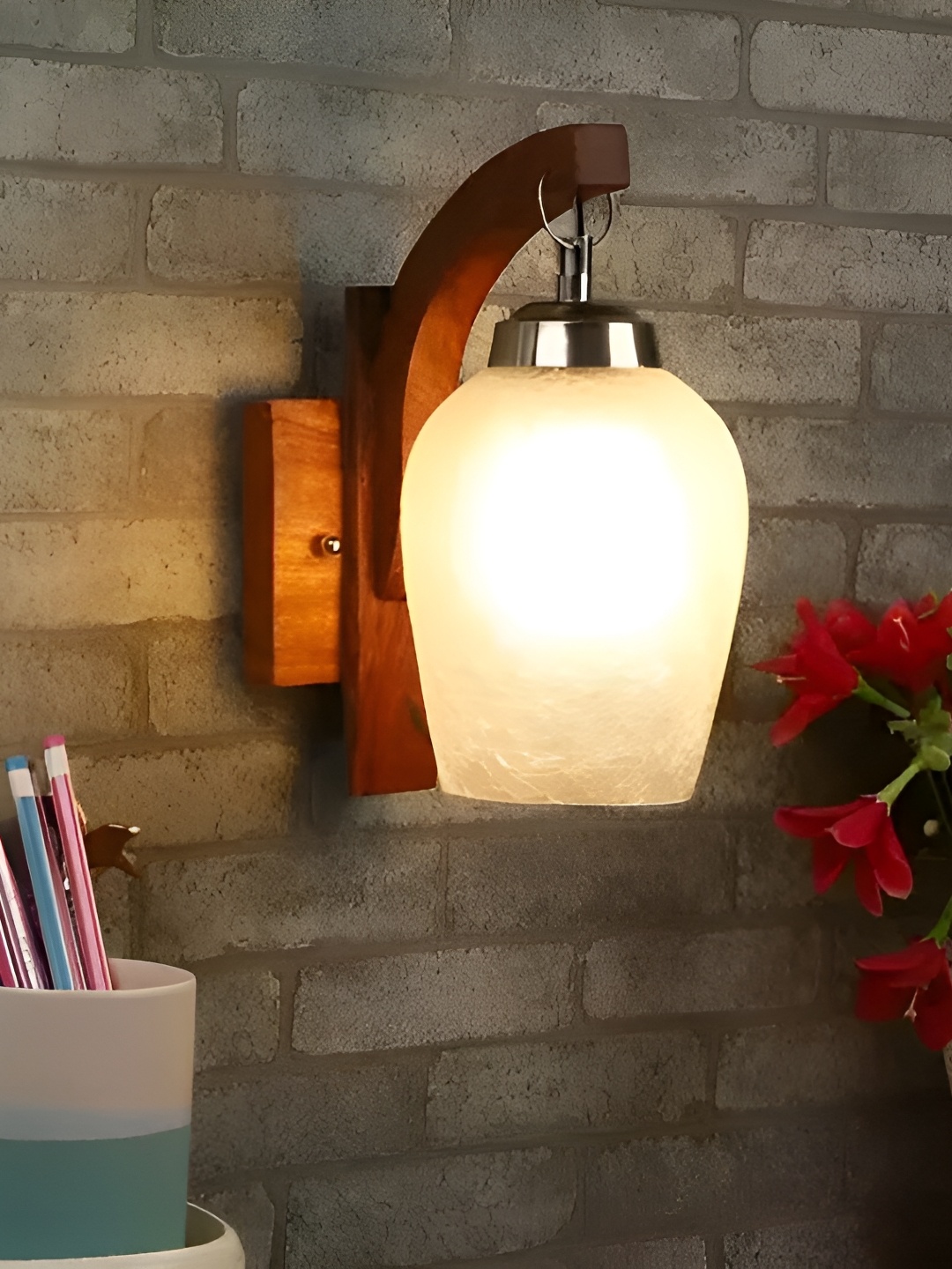 

Whiteray Brown & White Wooden Quirky Wall Lamp
