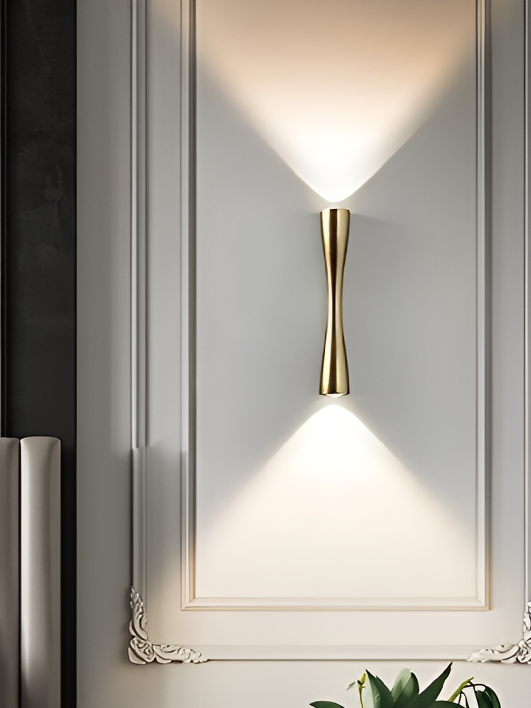 

Whiteray Gold Toned Aluminium Contemporary Wall Lamp