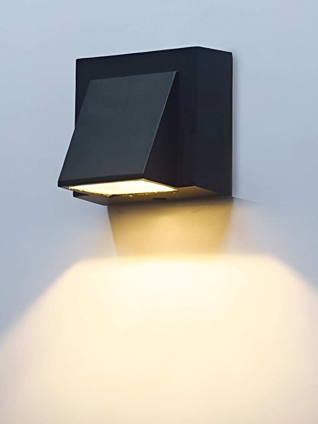 

Whiteray Black Aluminium Quirky Square Shaped Wall Lamp