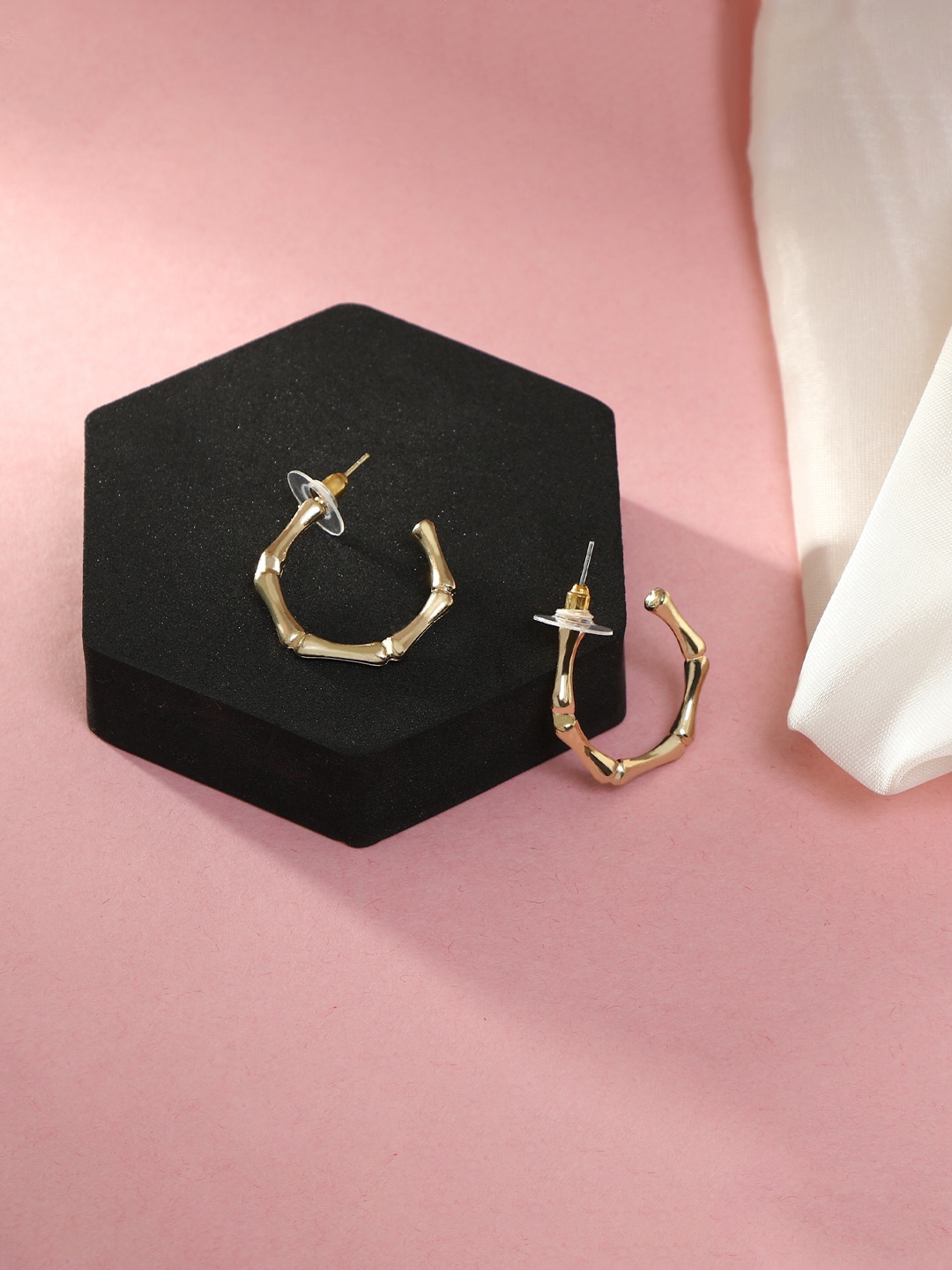 

DressBerry Gold Toned Gold Plated Classic Half Hoop Earrings