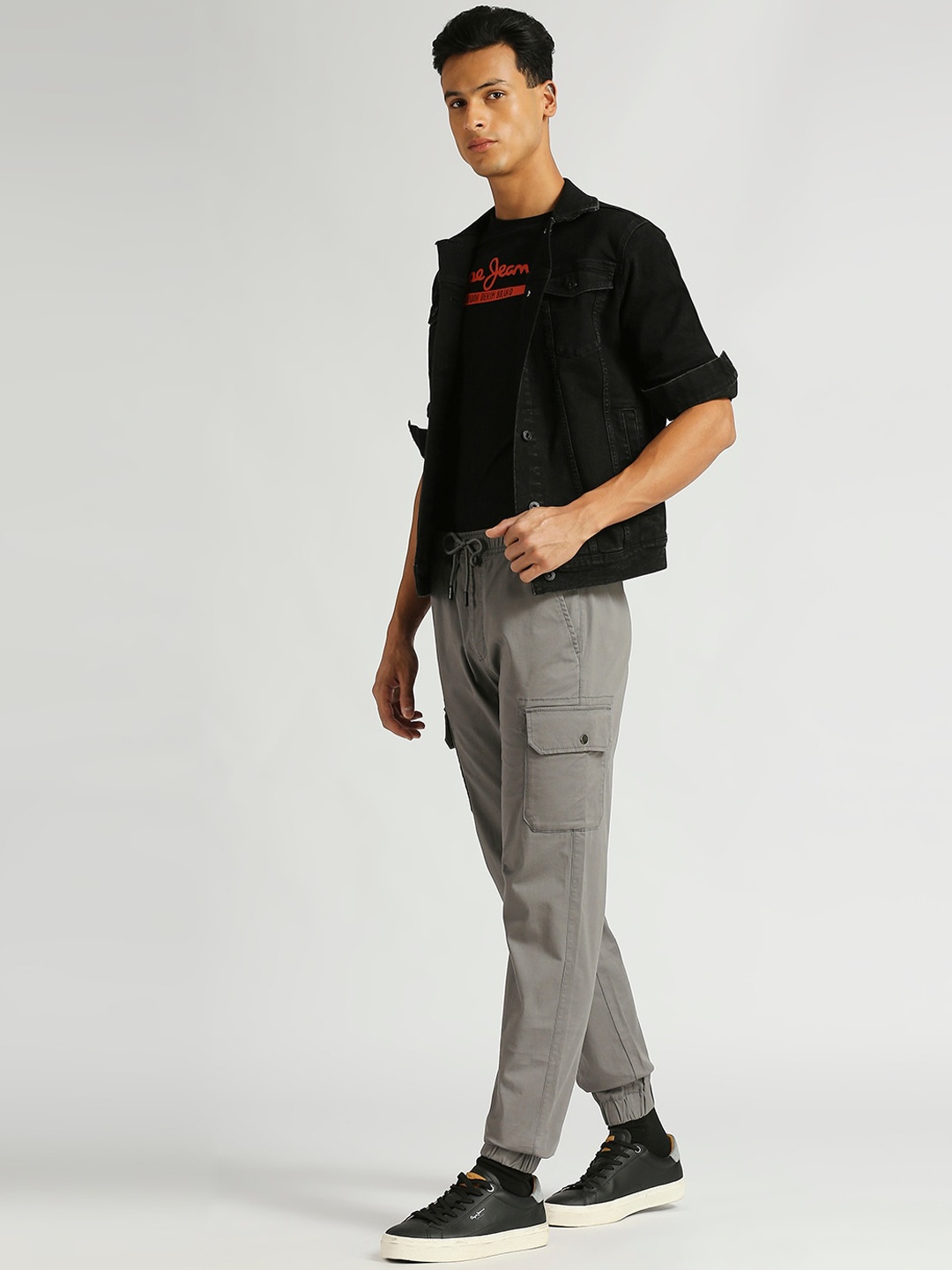

Pepe Jeans Men Cargos Cotton Trousers, Grey