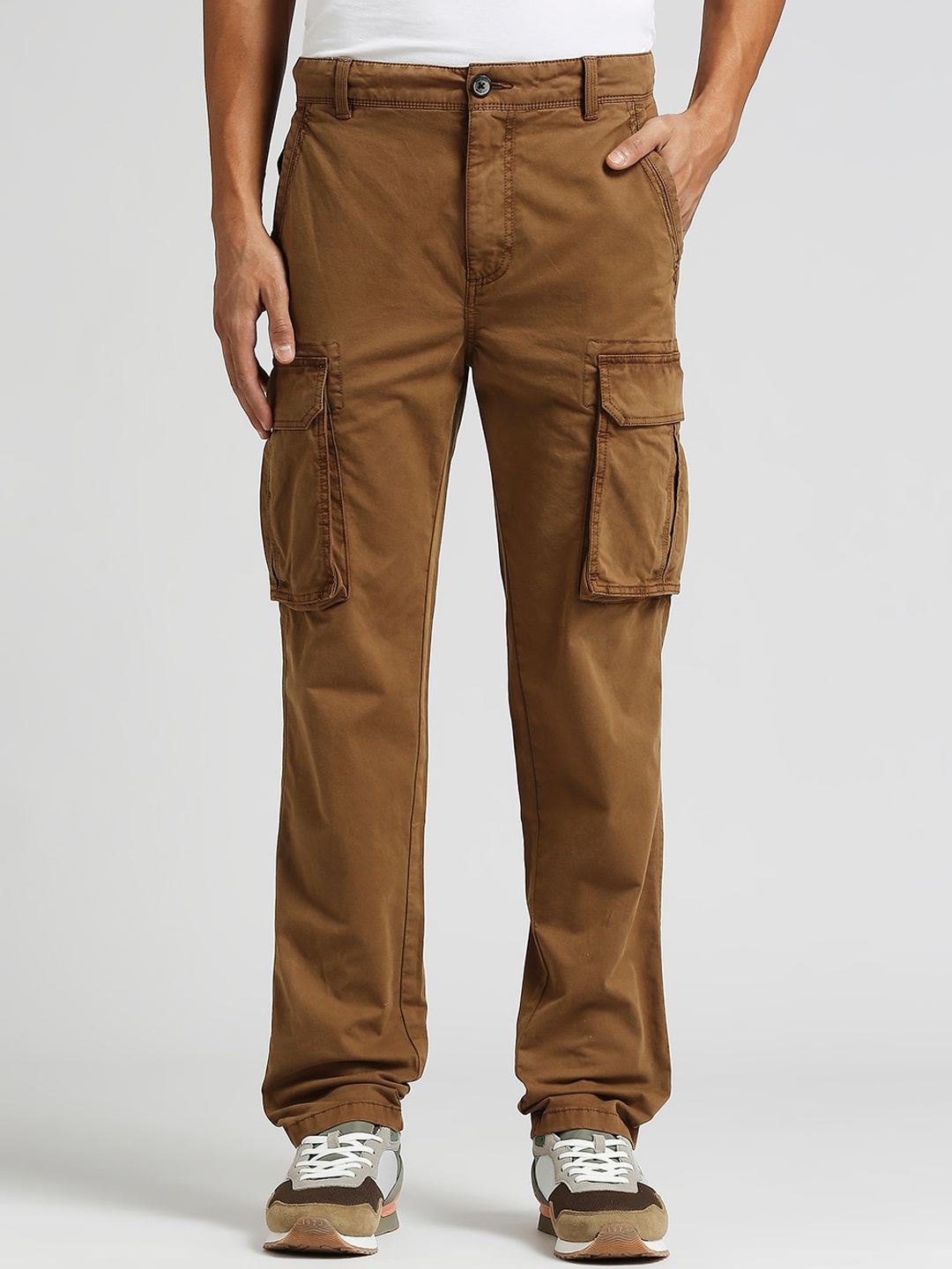 

Pepe Jeans Men Cotton Cargos Trousers, Brown