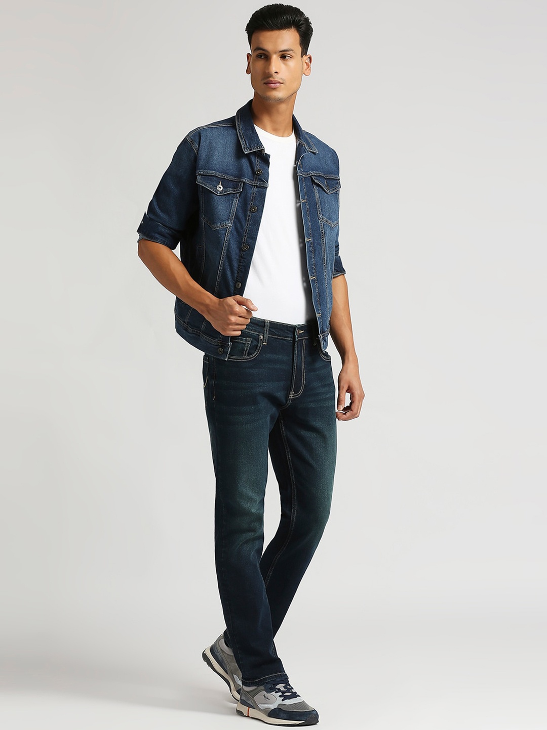 

Pepe Jeans Men Straight Fit Light Fade Clean Look Whiskers Stretchable Jeans, Blue