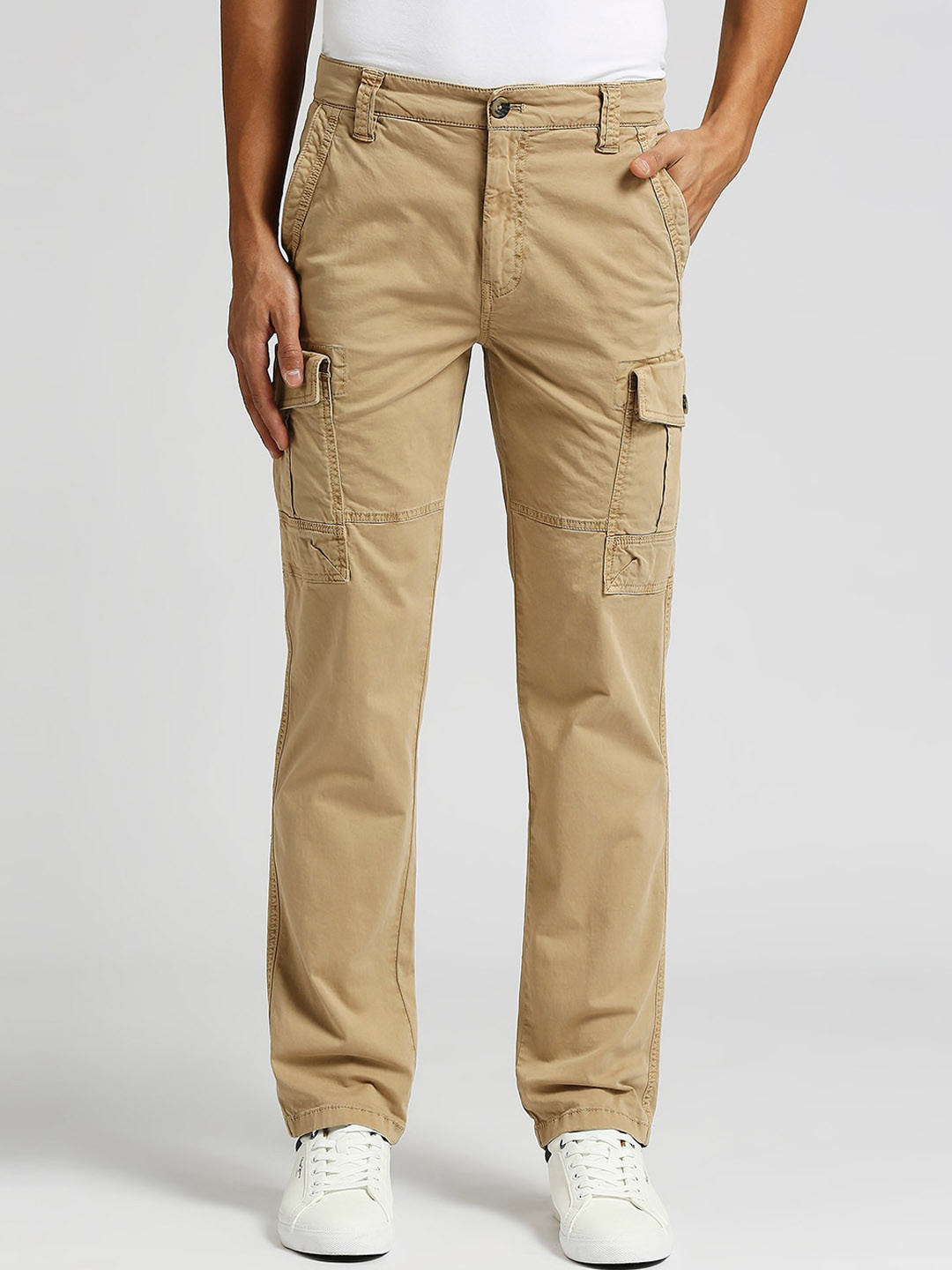 

Pepe Jeans Men Cotton Cargos Trousers, Beige