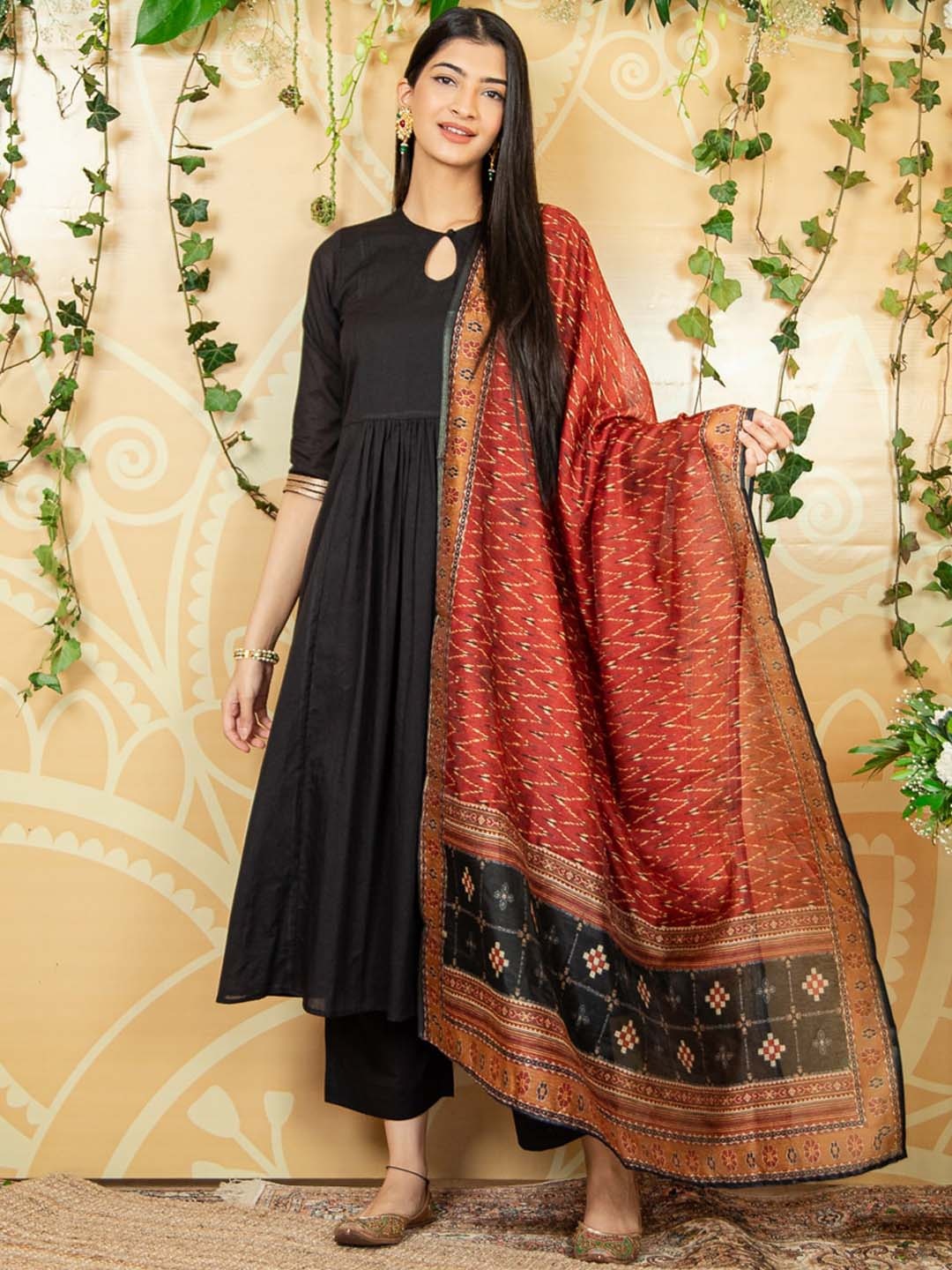 

Ambraee Keyhole Neck Empire Anarkali Kurta With Trousers & Dupatta, Black