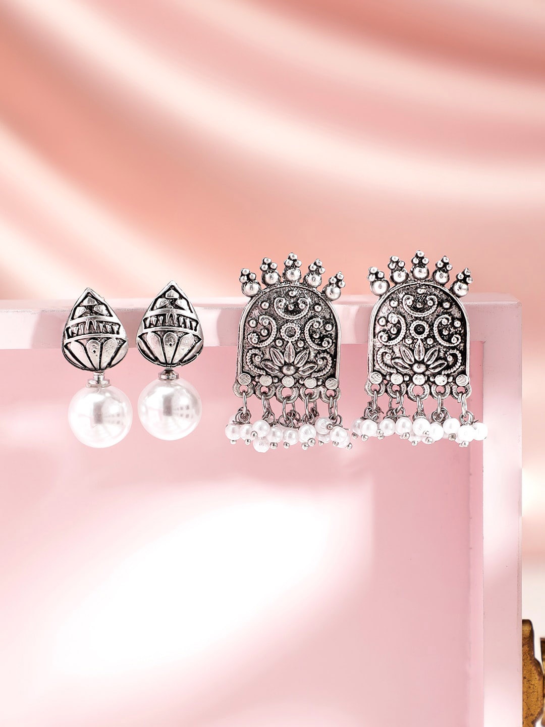 

Rubans Set of 2 Silver-Plated Beaded Studs Earrings