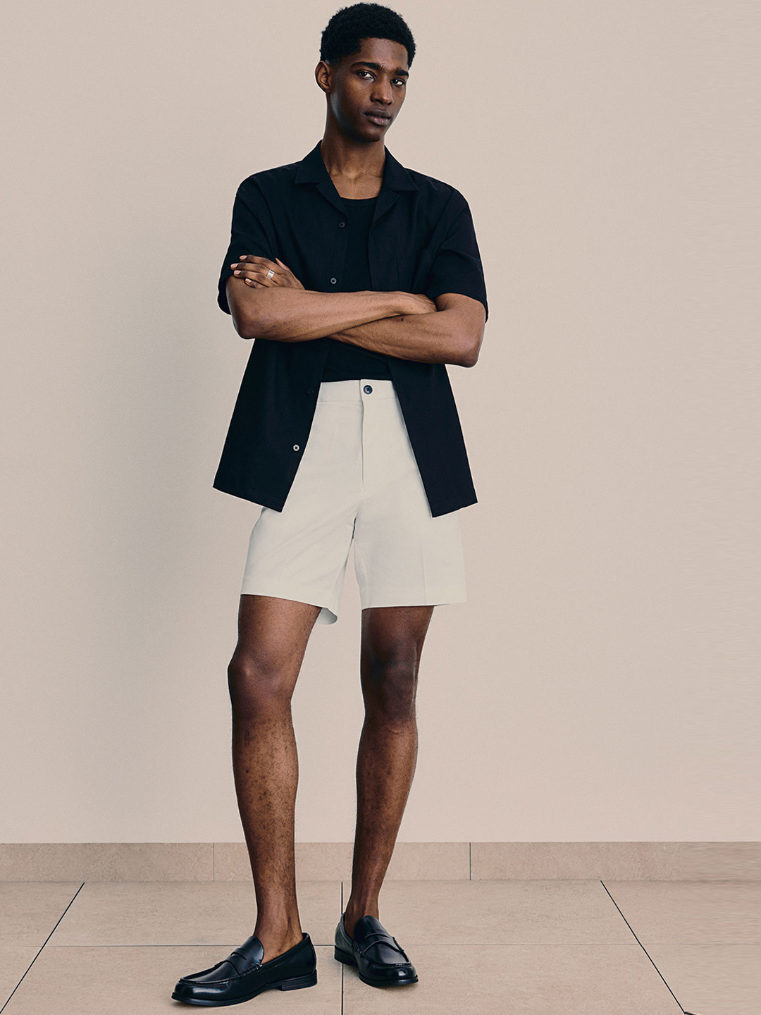 

H&M Men Regular Fit Chino Shorts, White