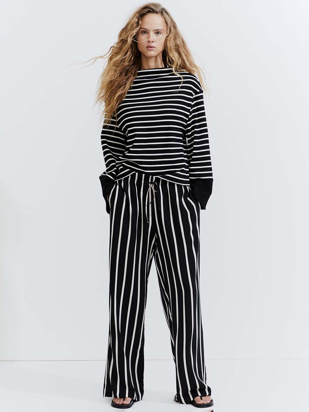 

H&M Women Wide Pull-On Trousers, Black