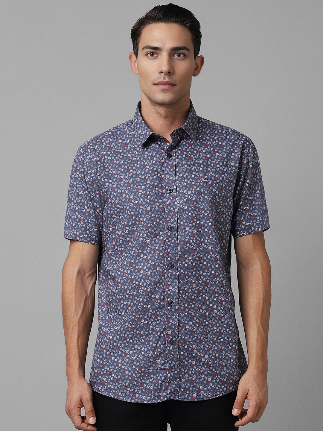 

Louis Philippe Sport Men Slim Fit Floral Printed Spread Collar Casual Shirt, Blue