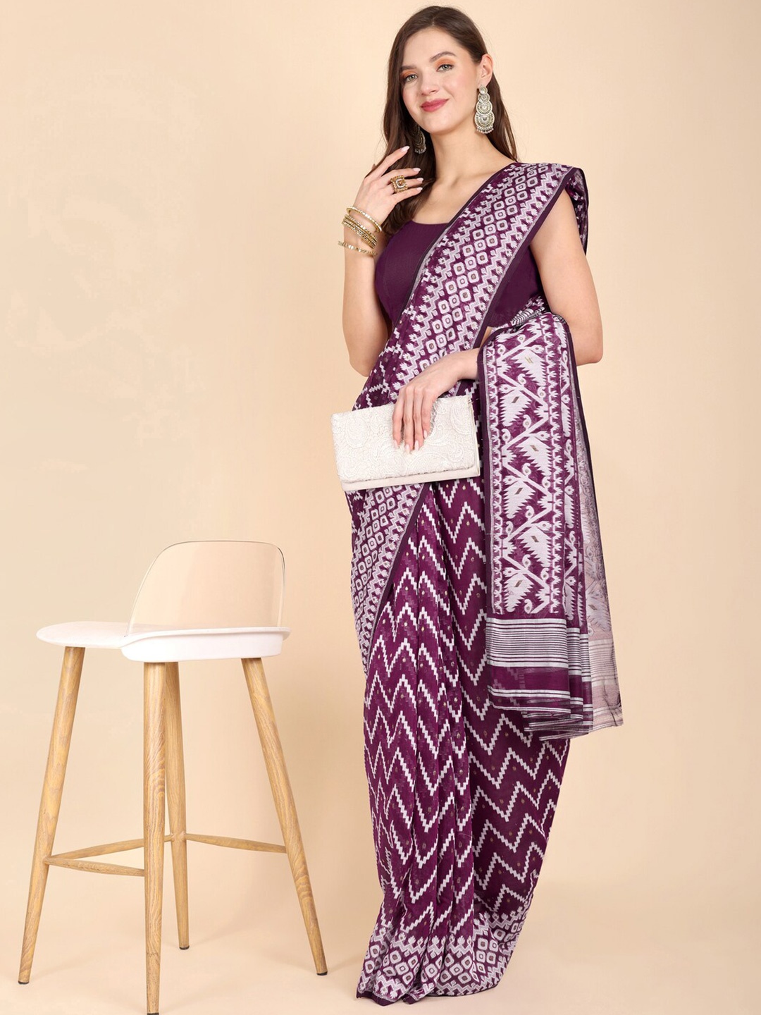 

Bong ButiQ Geometric Woven Design Jamdani Saree, Purple