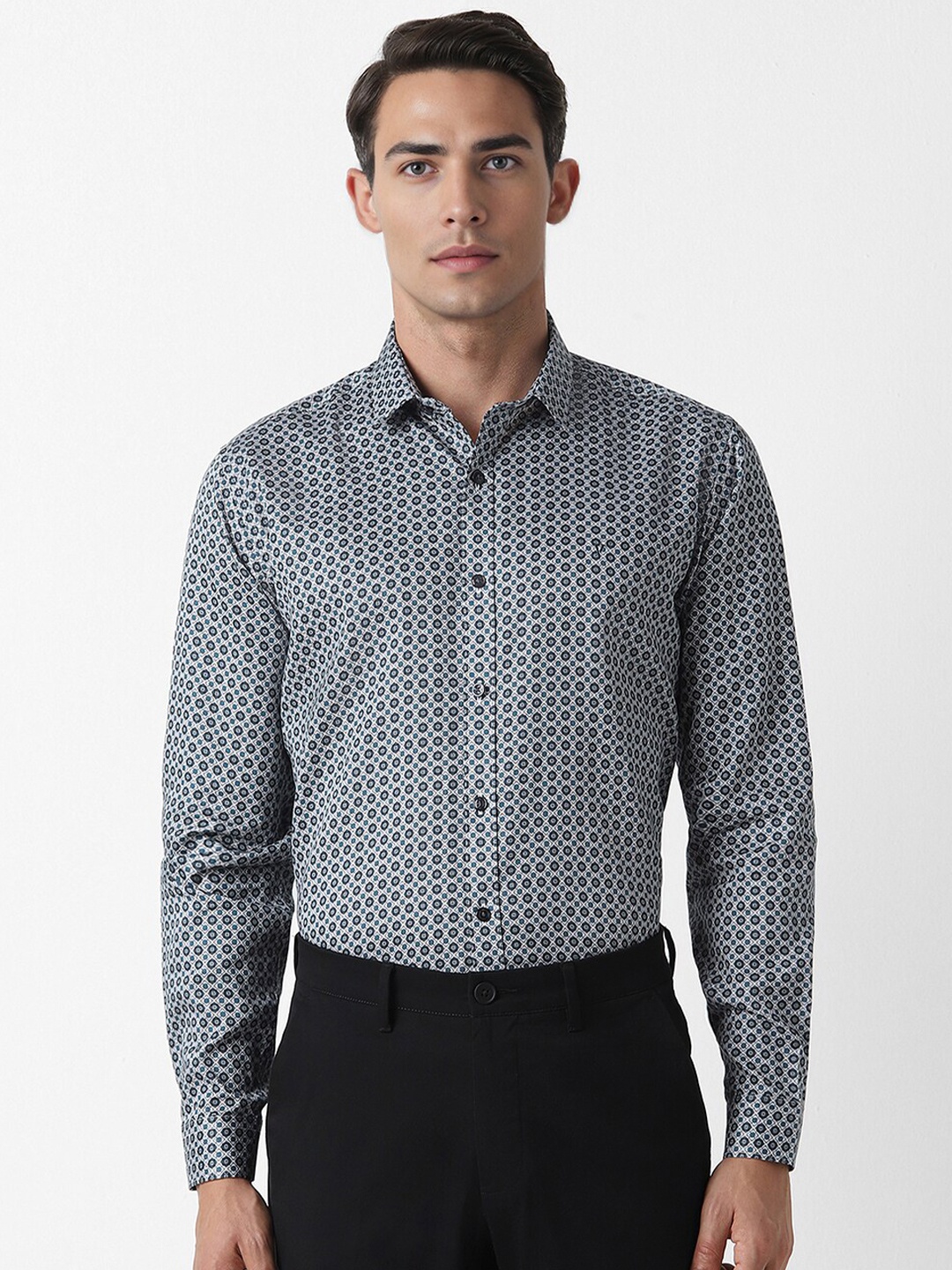 

V Dot Men Slim Fit Opaque Printed Shirt, Grey