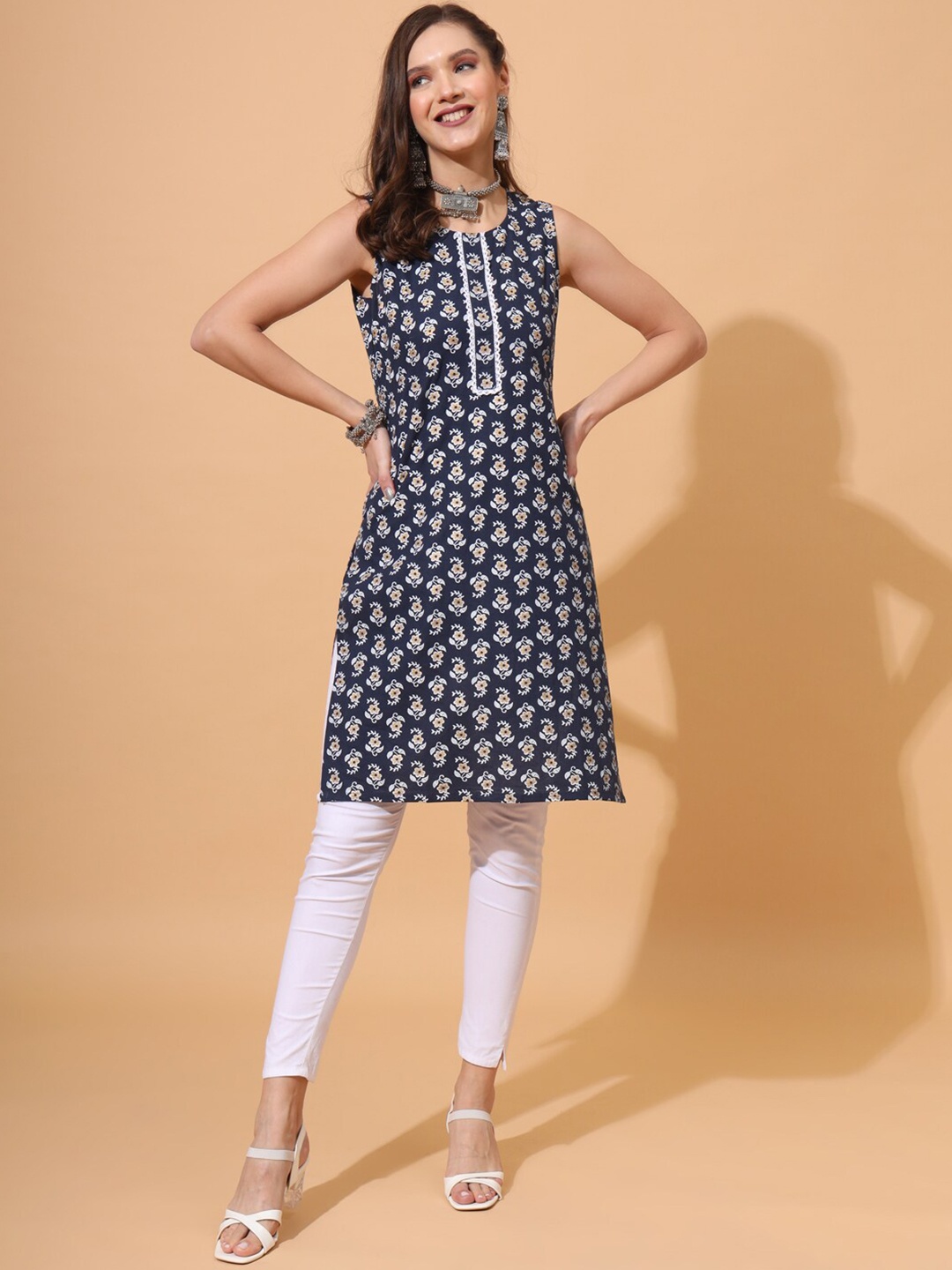 

GULABI LEAF Floral Printed Cotton Straight Kurta, Blue