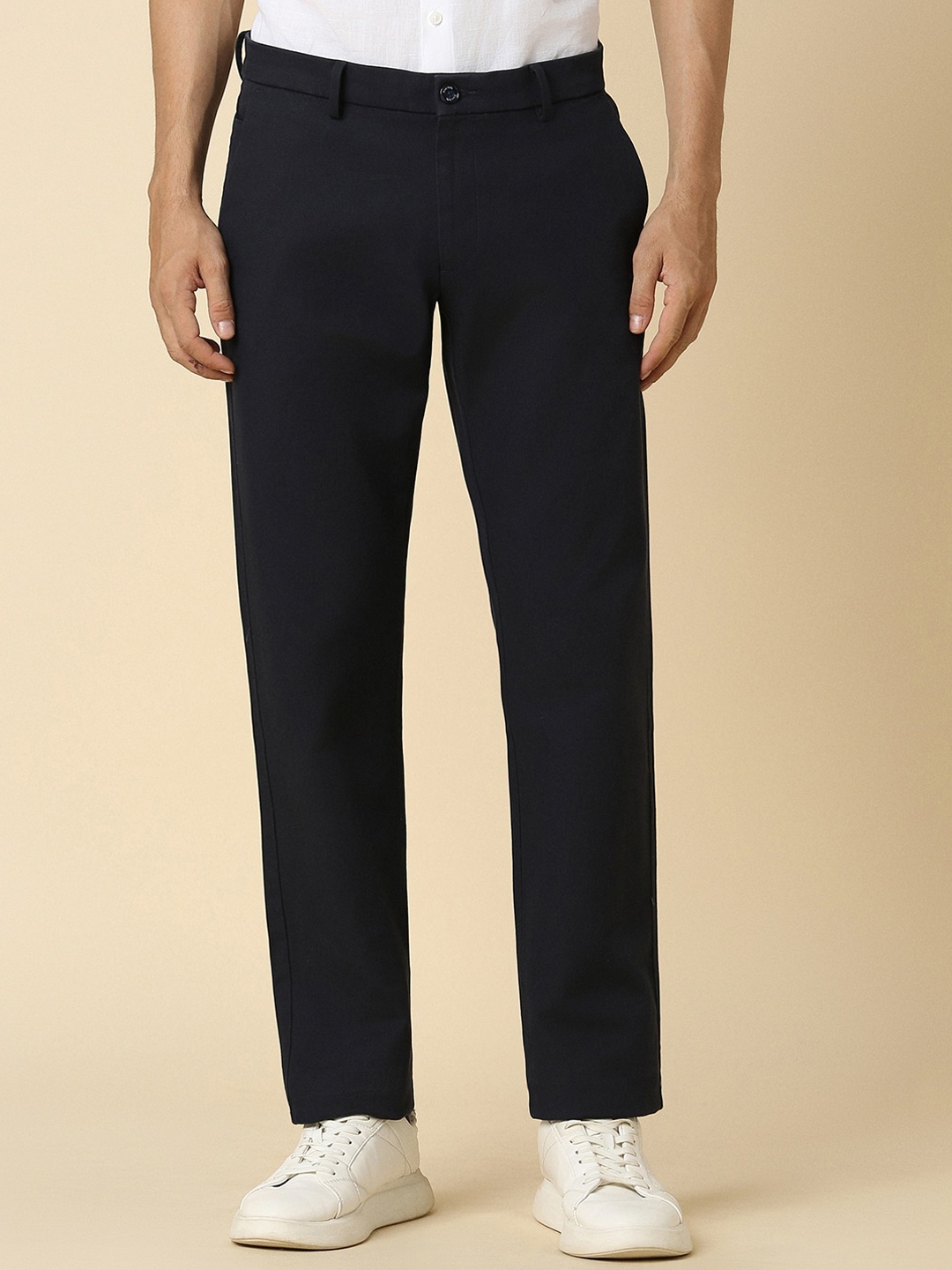 

Allen Solly Men Slim Fit Trousers, Black
