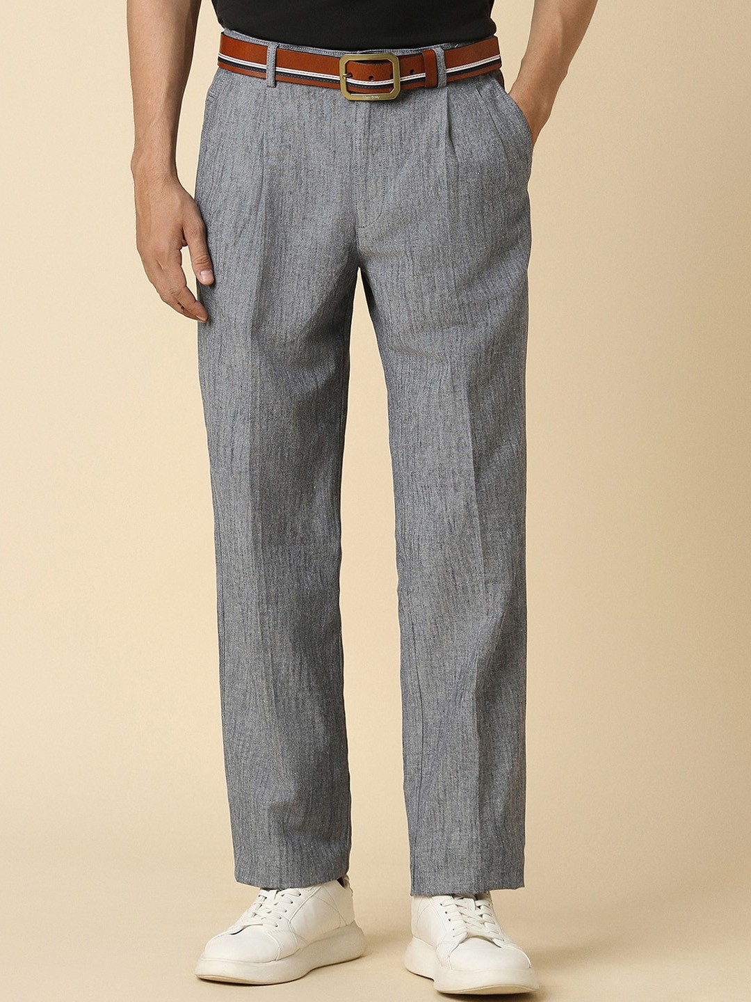 

Allen Solly Men Textured Pleated Mid-Rise Trouser, Grey