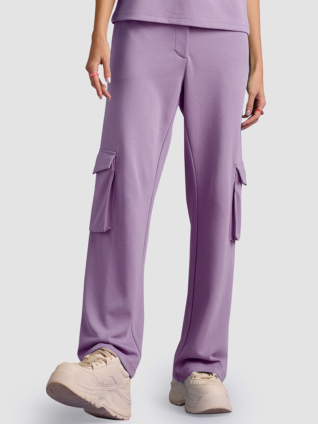 

Muvazo Women Mid-Rise Cargo Track Pants, Lavender