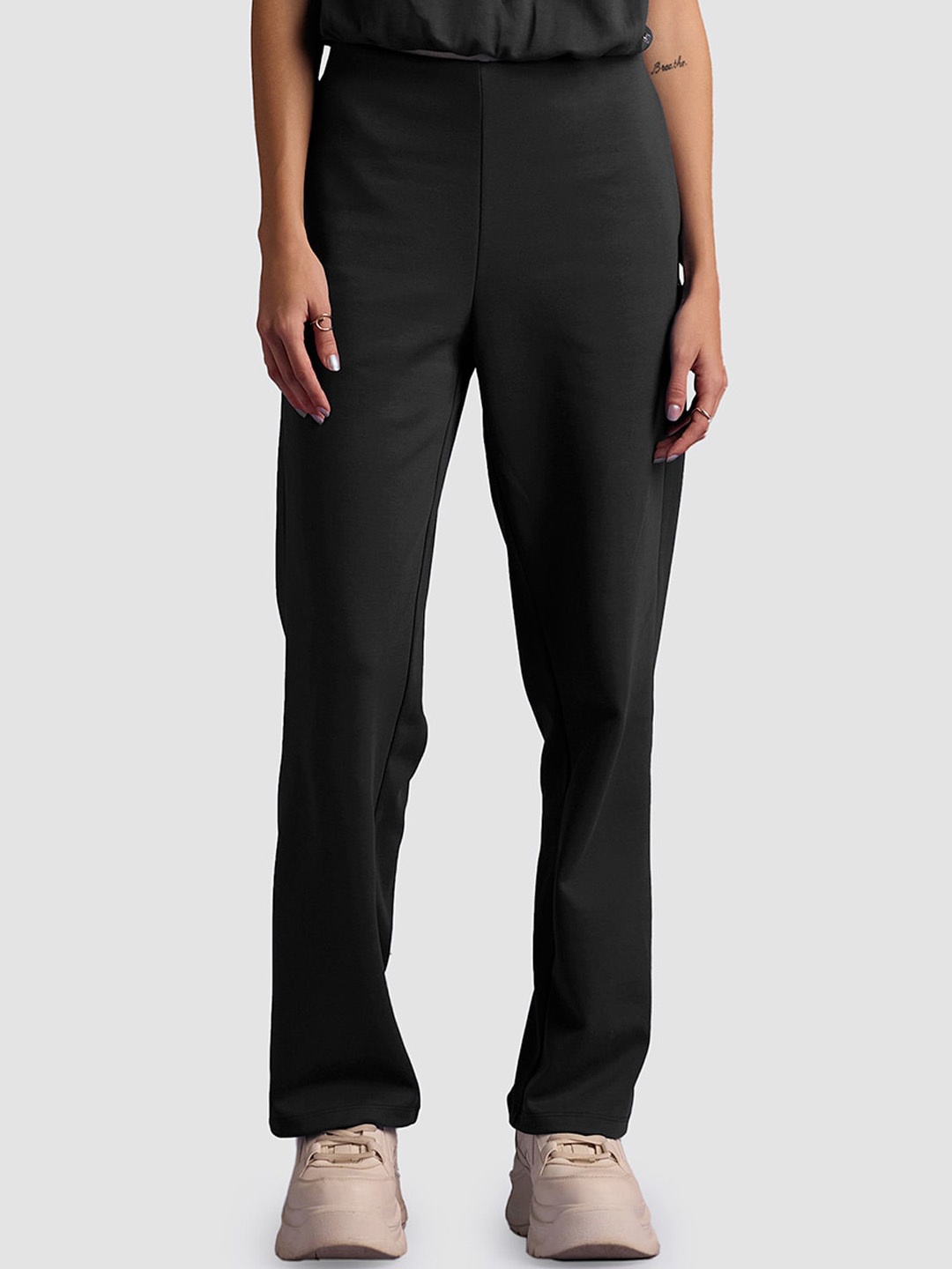 

Muvazo Women Slim Fit Mid-Rise Trouser, Black