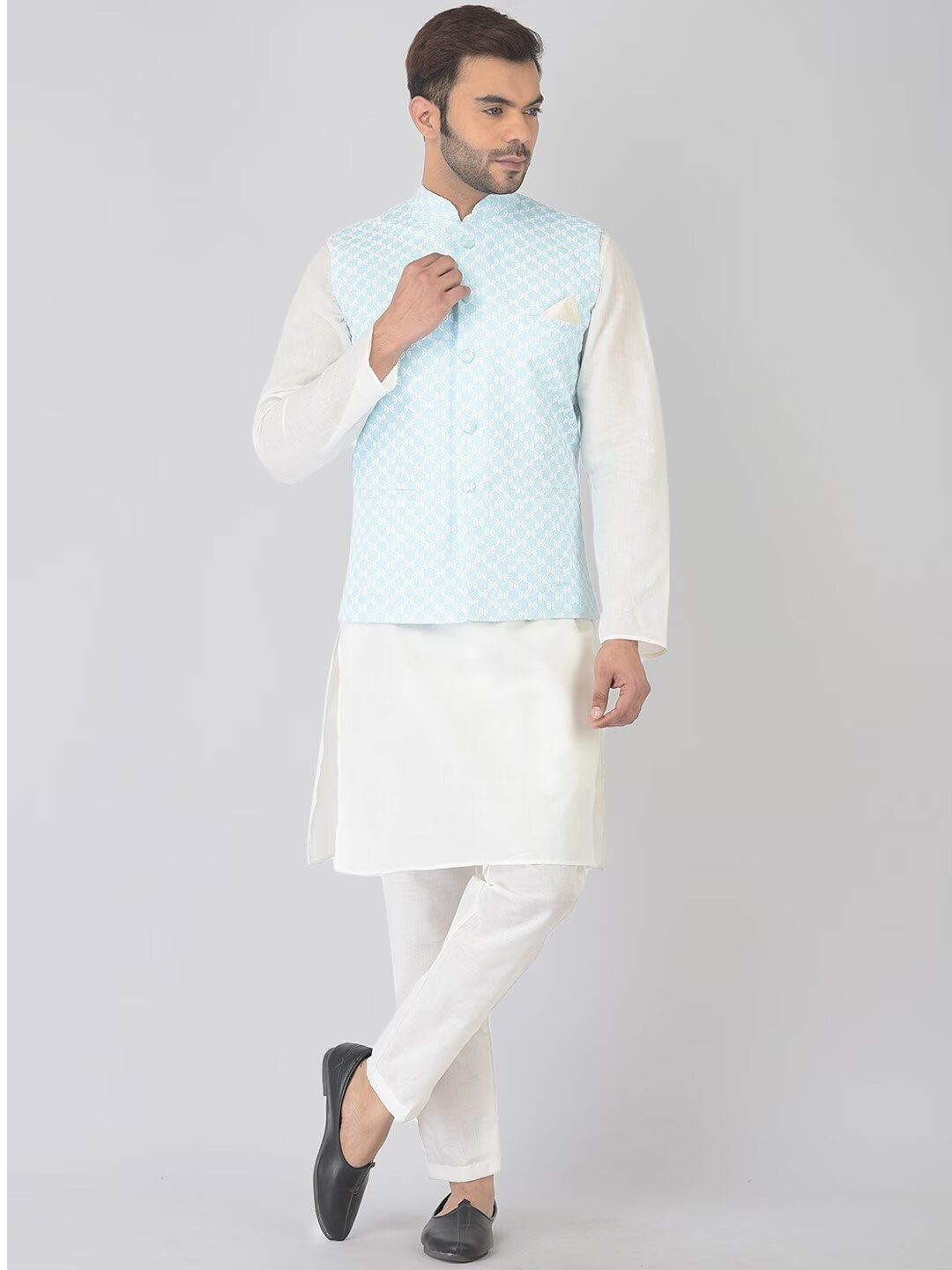 

DEYANN Mandarin Collar Pure Cotton Kurta & Trousers with Nehru jacket, Blue