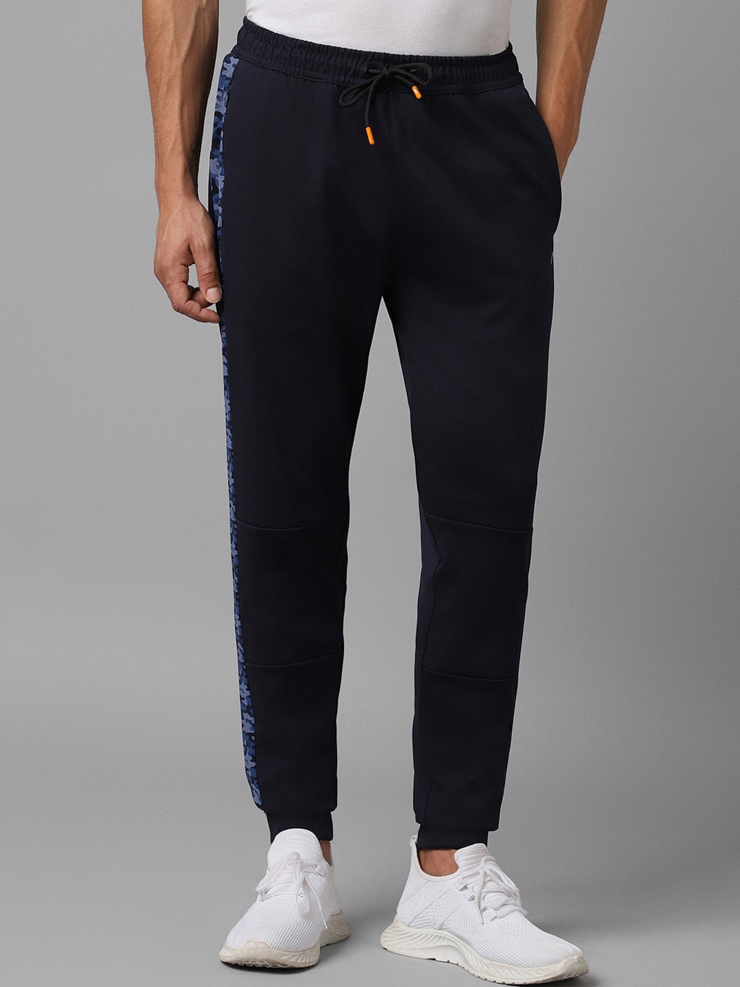 

Louis Philippe Men Slim Fit Cotton Joggers, Navy blue