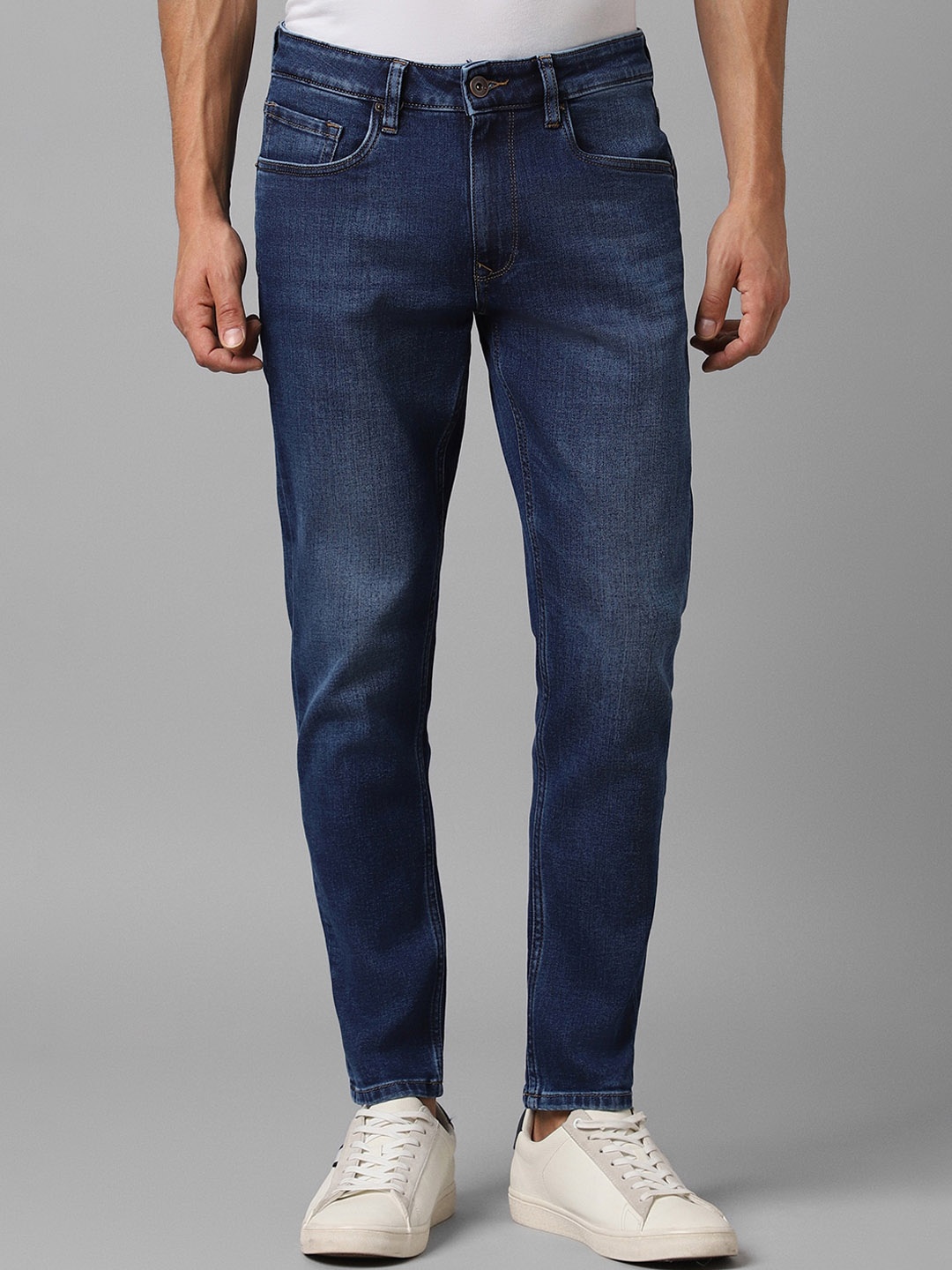 

Louis Philippe Jeans Men Slim Fit Light Fade Pure Cotton Jeans, Navy blue