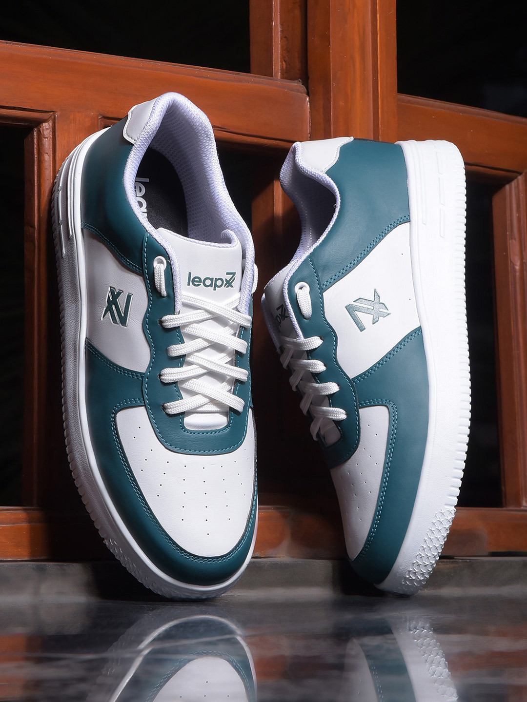 

Liberty Men Colourblocked Lace Up Lightweight Memory Foam Sneakers, Green