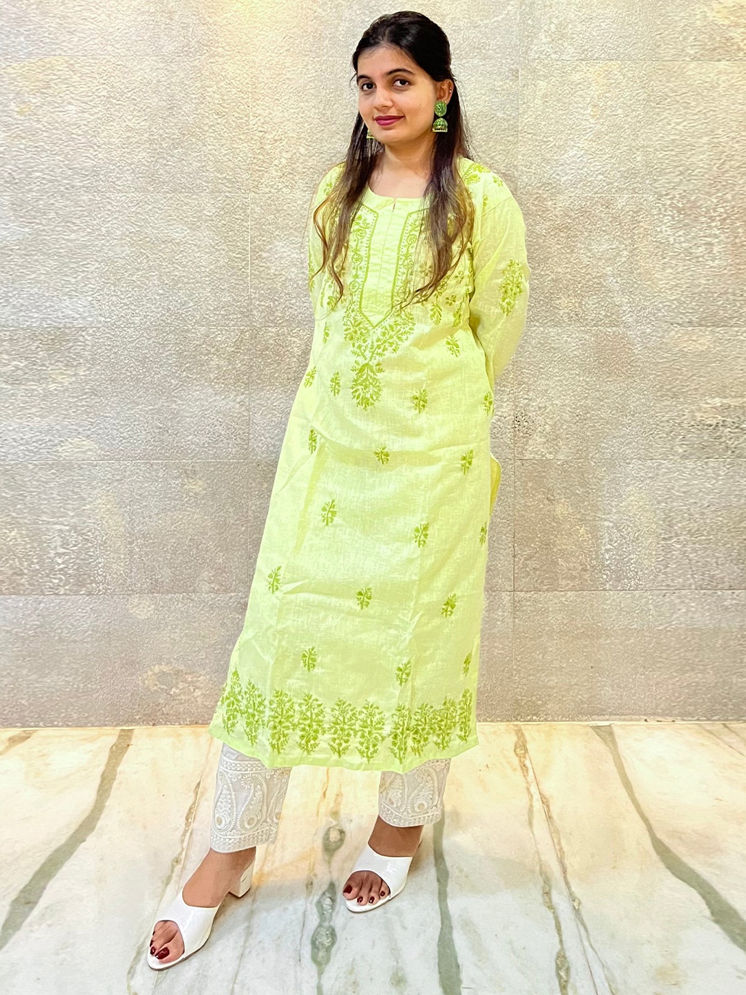 

THE VASILIKI Floral Chikankari Embroidered Cotton Straight Kurta, Green