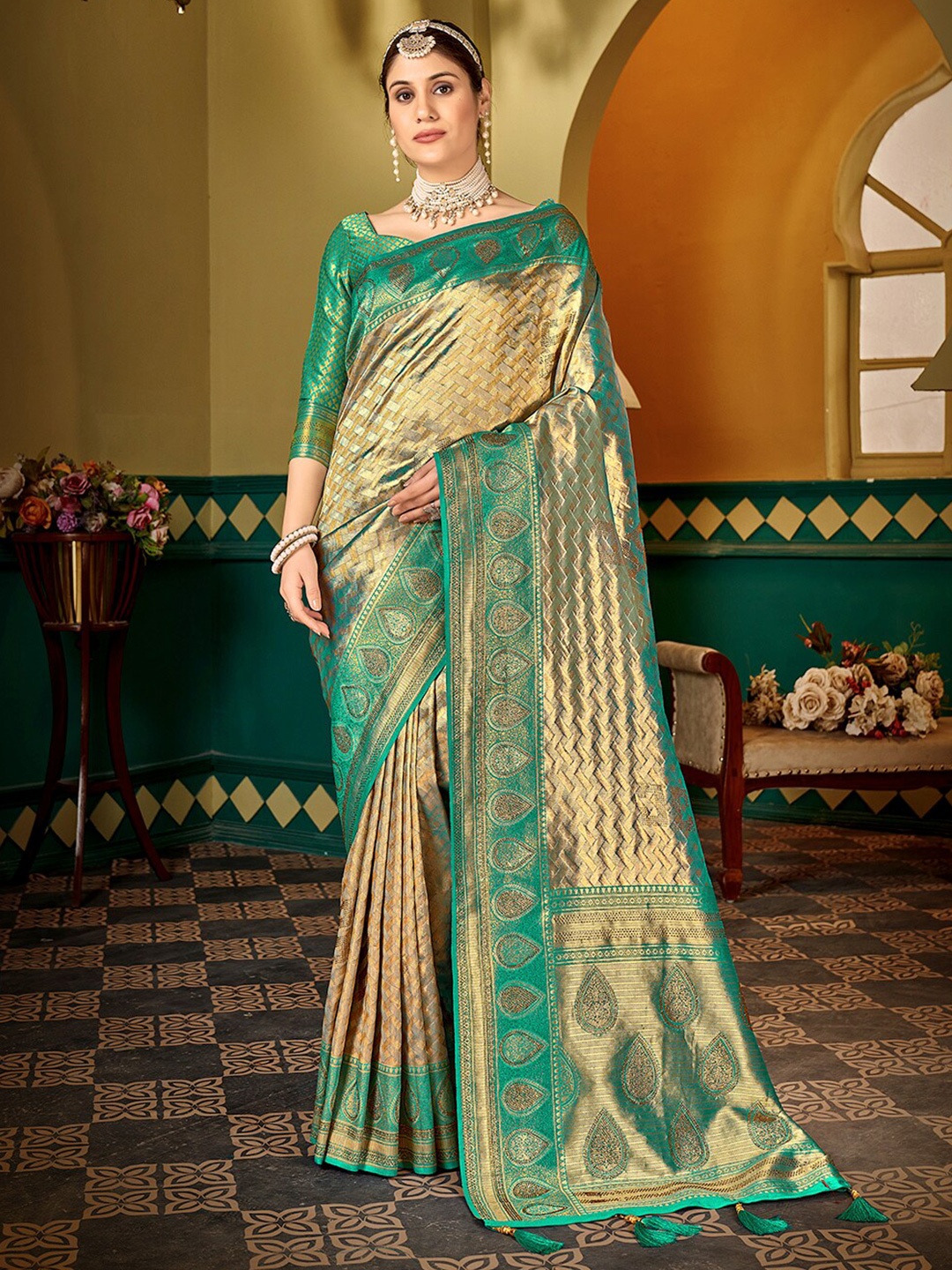 

Inddus Woven Design Zari Pure Silk Saree, Gold