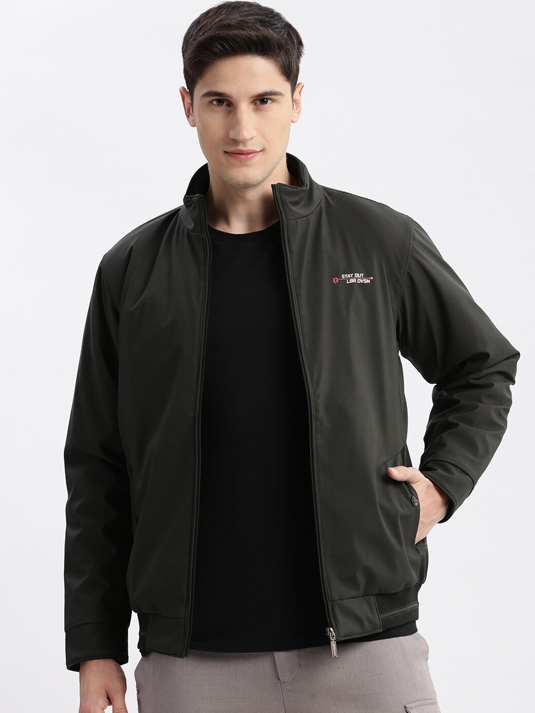 

SHOWOFF Mock Collar Long Sleeves Zip Detail Rapid-Dry Windcheater Bomber Jacket, Olive