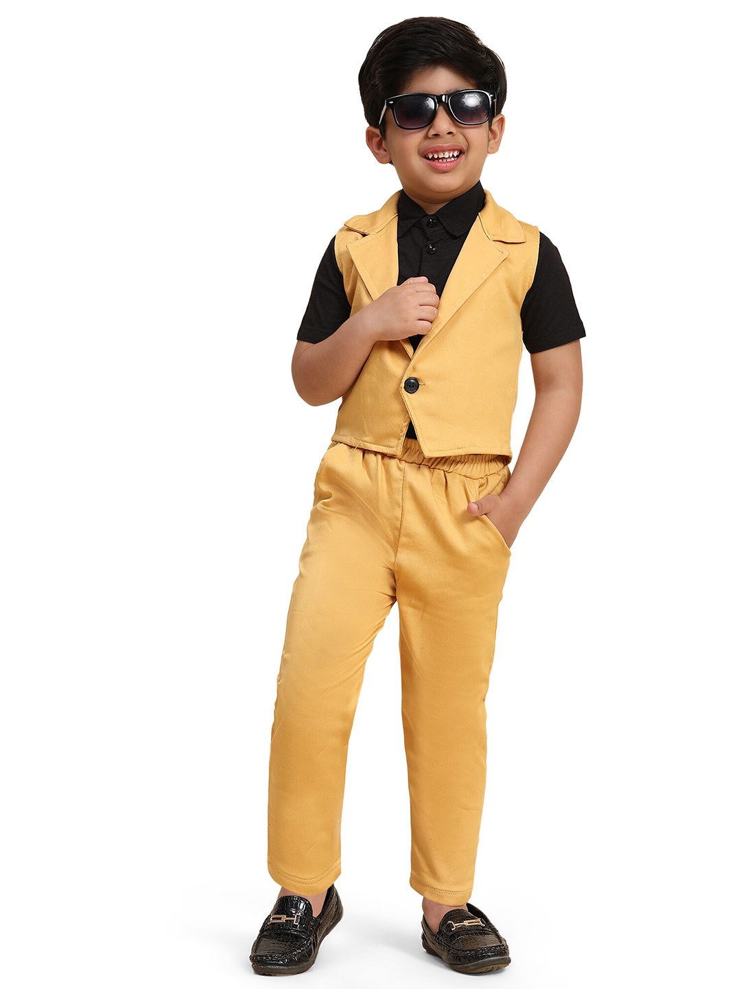

Ameeha Boys T-shirt with Trousers, Yellow