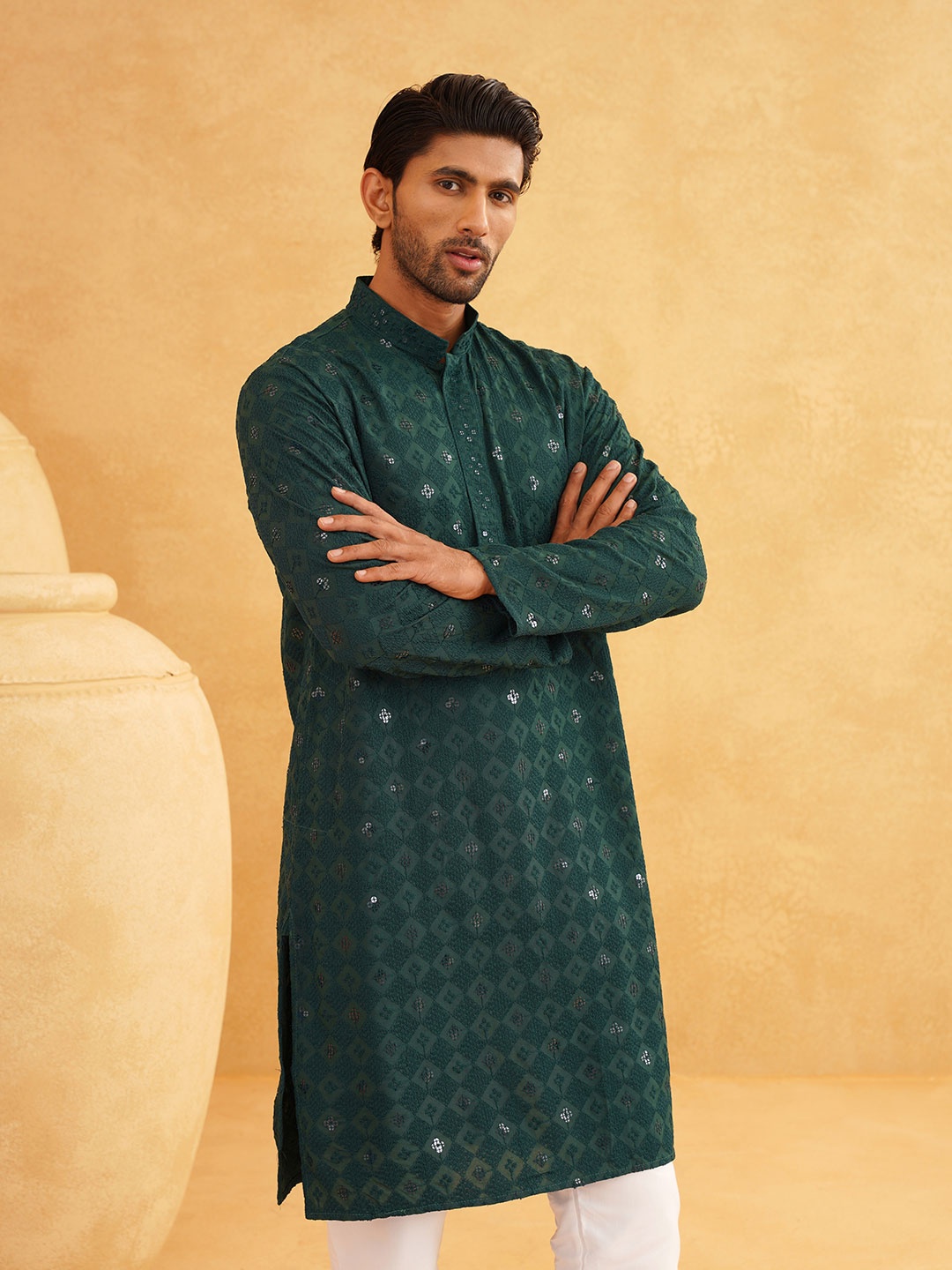 

SOJANYA Embroidered Mandarin Collar Long Sleeves Straight Kurta, Green