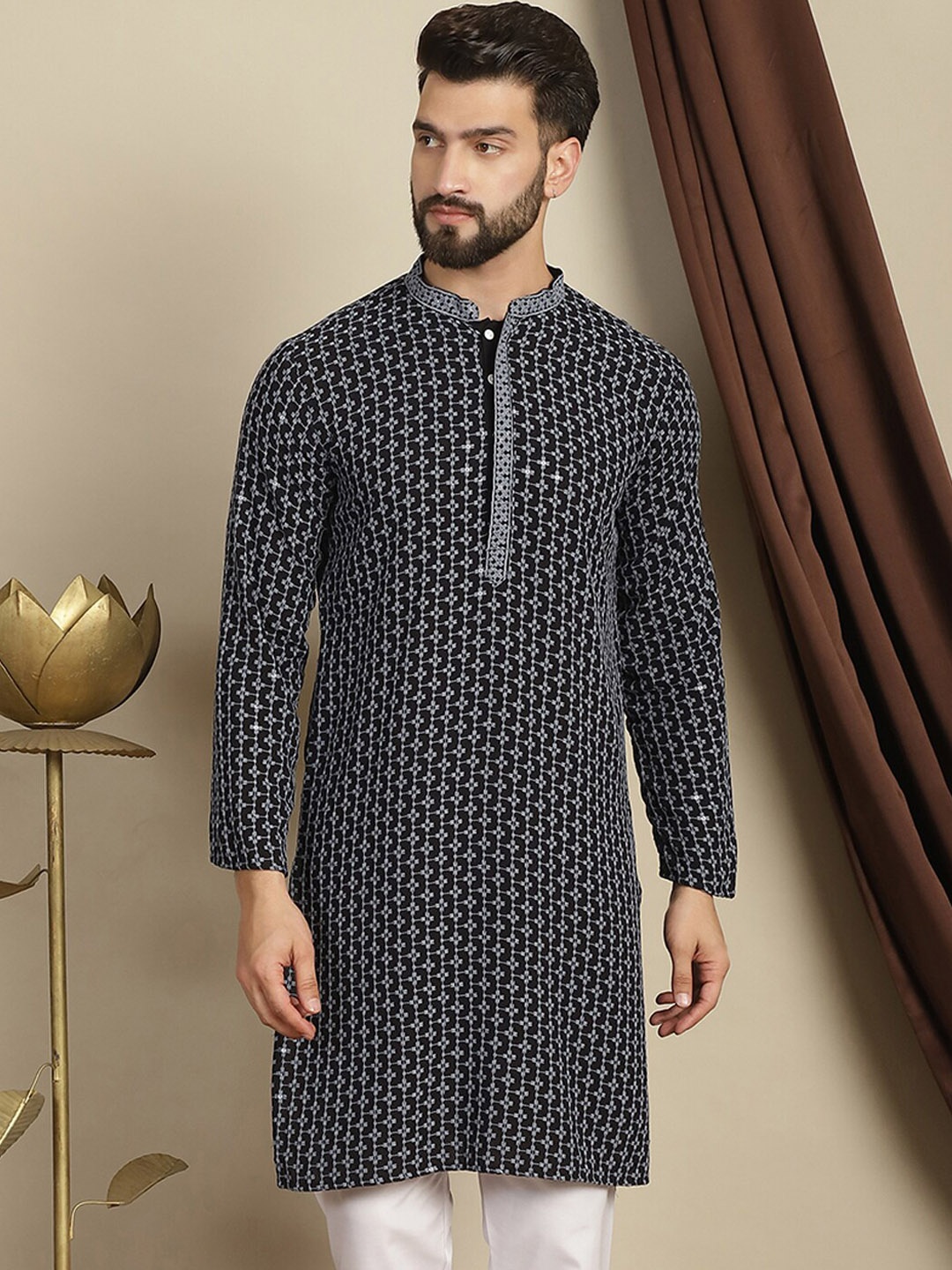 

Anouk Floral Woven Design Mandarin Collar Thread Work Cotton Kurta, Grey