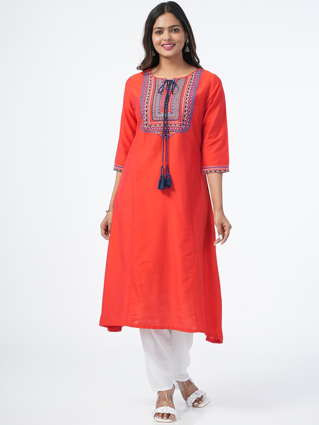 

Genius18 Woven Design Keyhole Neck Three-Quarter Sleeves Thread Work Cotton Kurta, Red