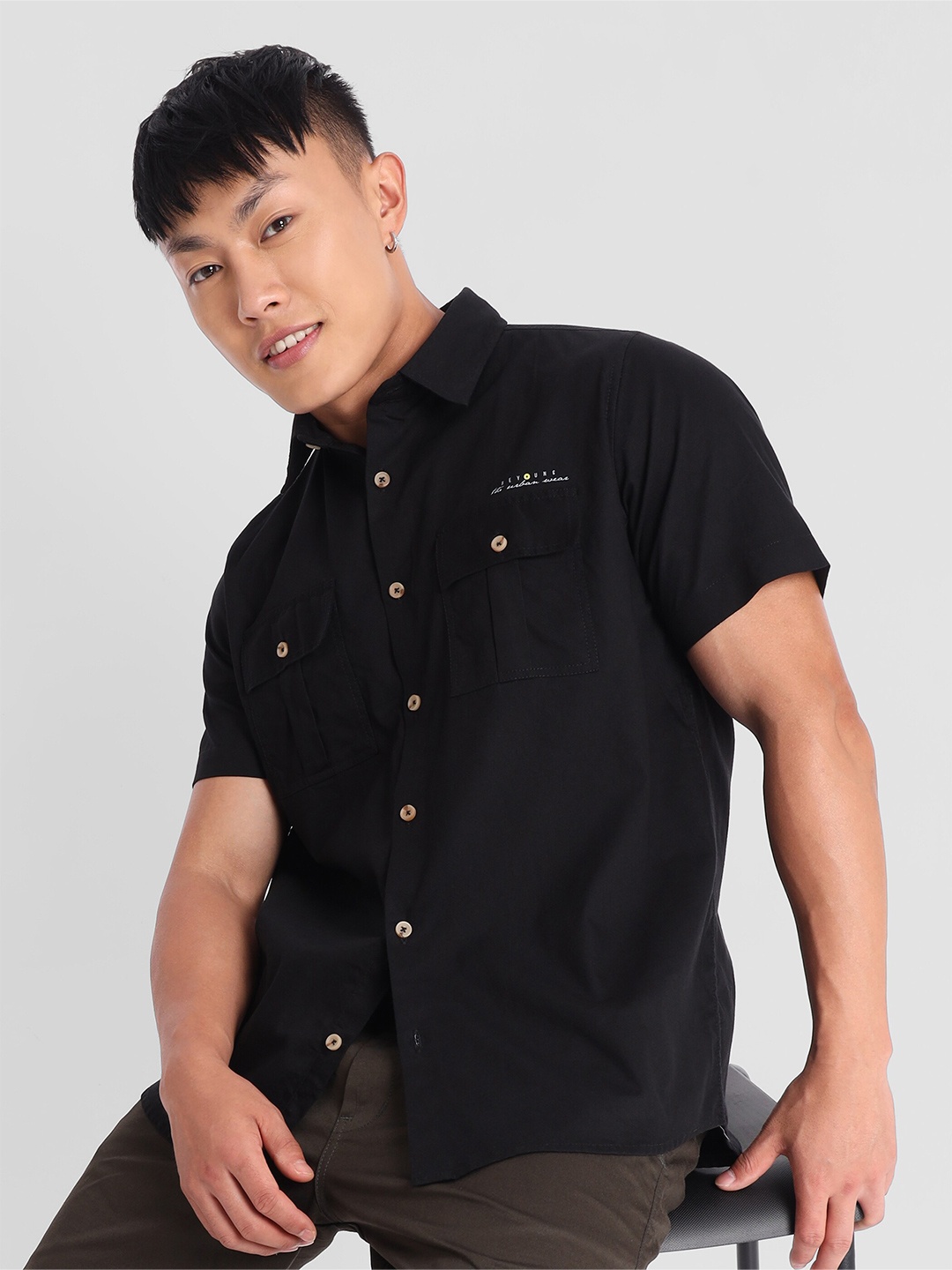 

Beyoung Classic Spread Collar Short Sleeves Cotton Oxford Casual Shirt, Black