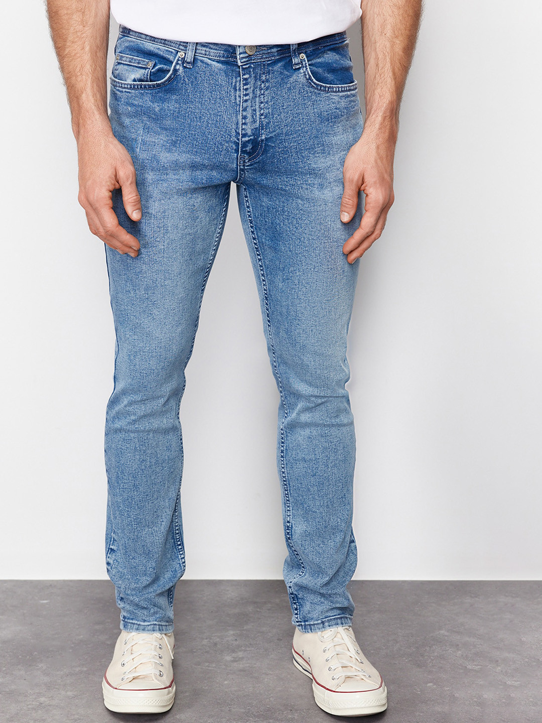 

Trendyol Men Mi-Rise Clean Look Heavy Fade Stretchable Jeans, Blue