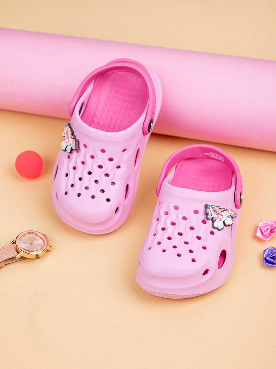 

toothless Girls Self Design Clogs, Pink