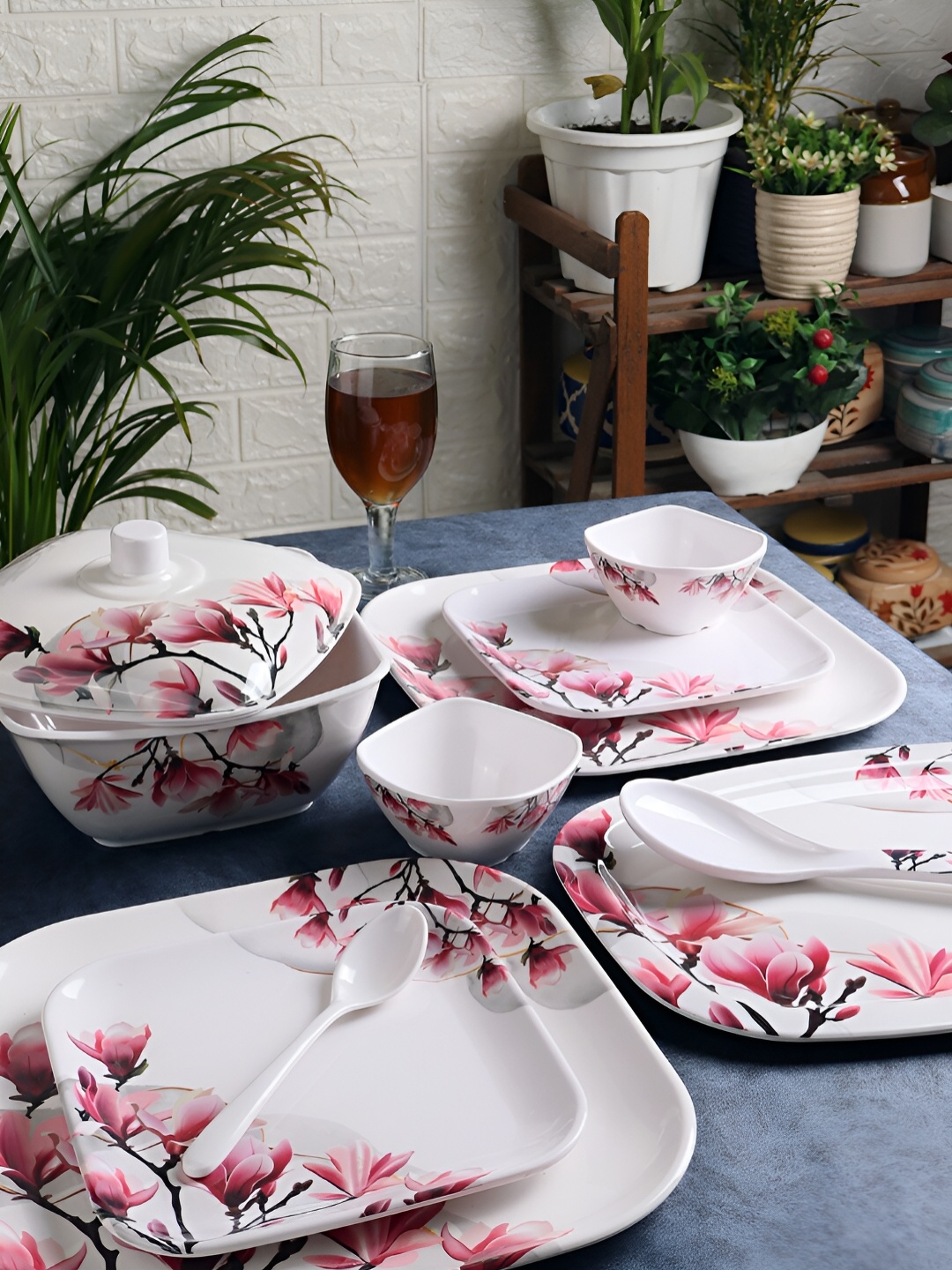 

CDI White & Pink 40 Pieces Floral Printed Melamine Glossy Dinner Set