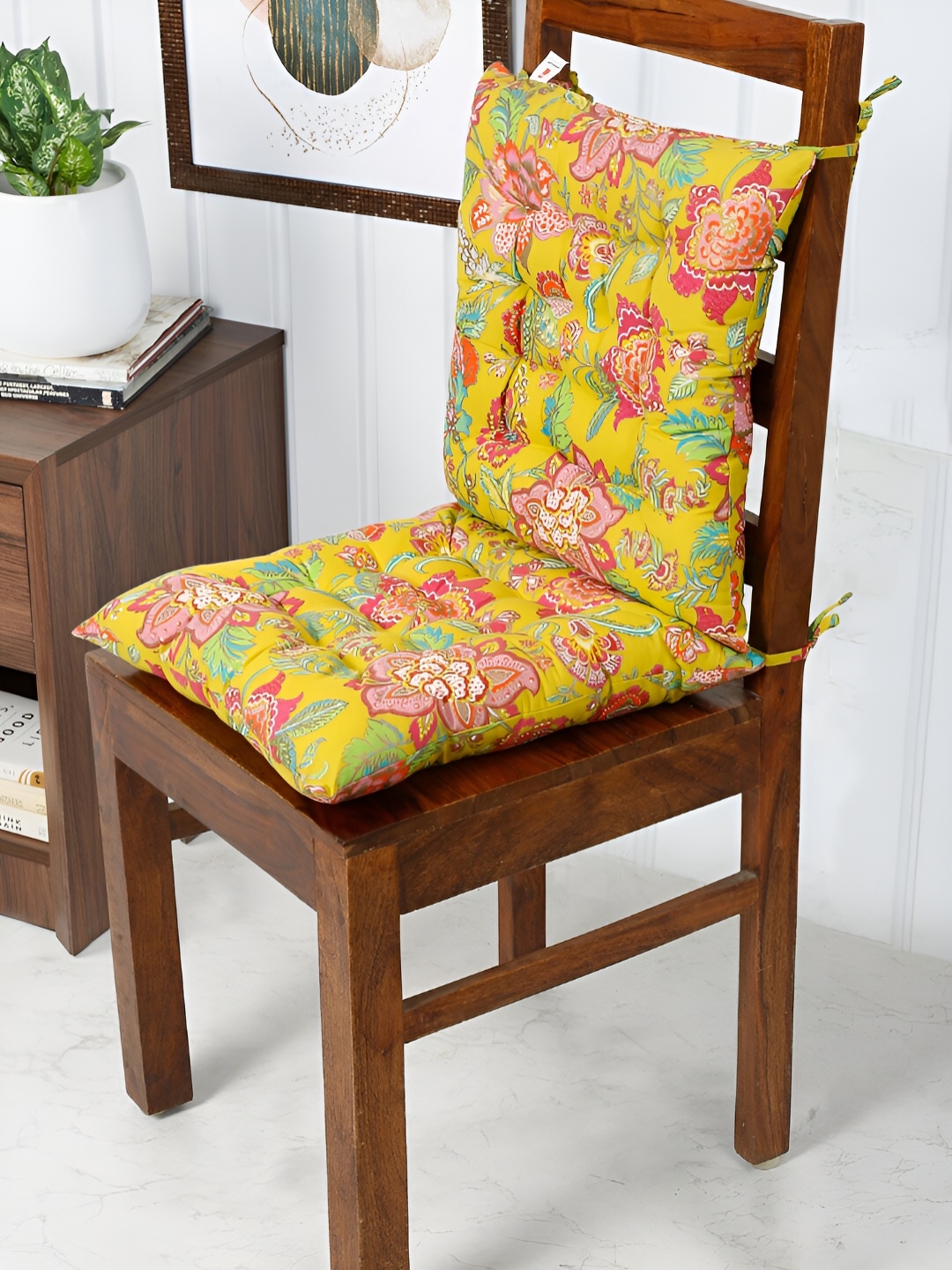 

TARAN LIVING 2-Pcs Yellow & Pink Printed Cotton Chair Pads