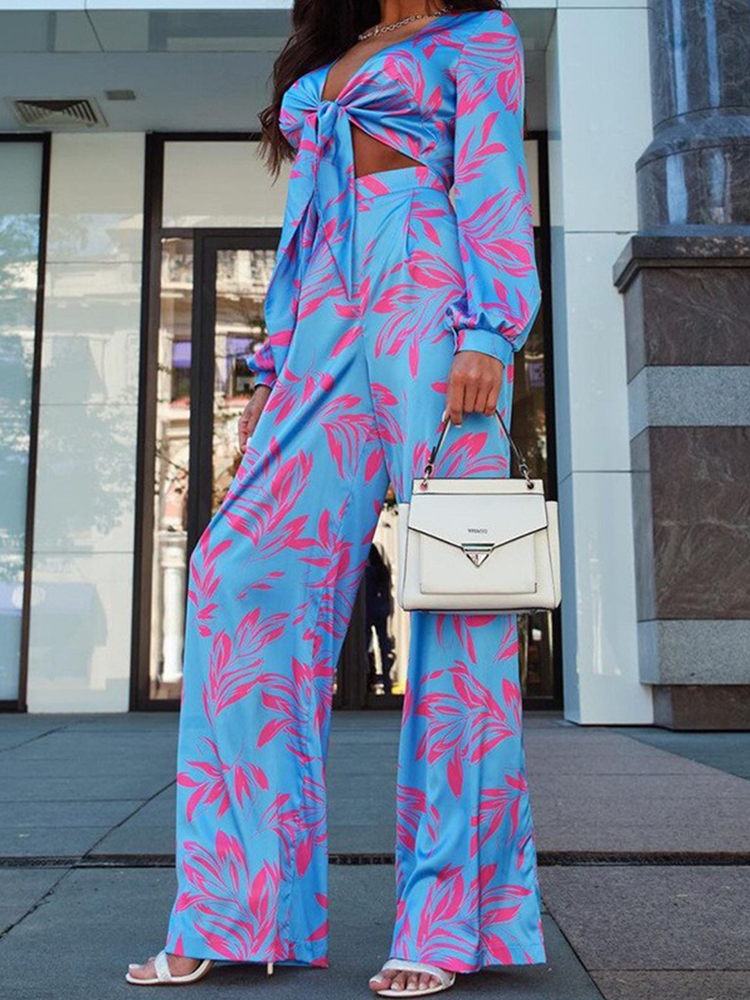 

StyleCast Blue Floral Printed V-Neck Jumpsuit