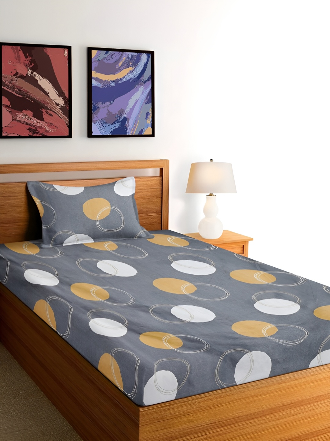 

Arrabi Grey & White Geometric 300 TC Single Bedsheet with Pillow Cover