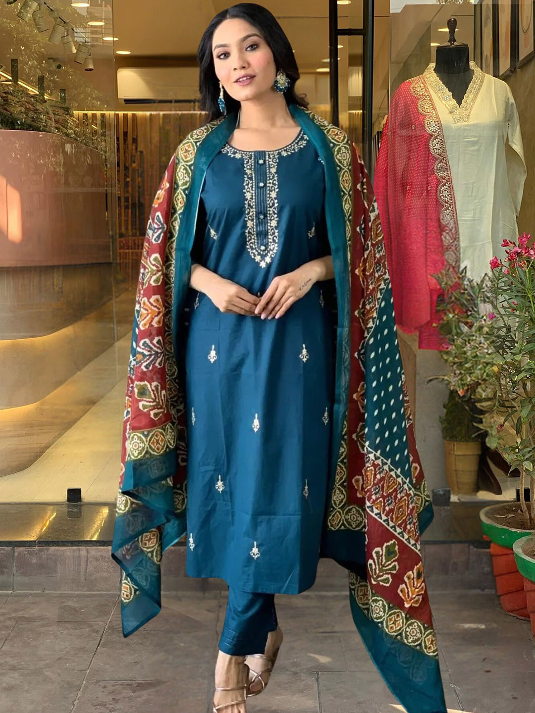 

Vaidehi Fashion Floral Embroidered Straight Kurta with Trousers & Dupatta, Blue