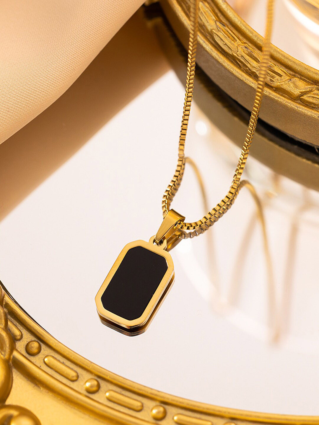 

FIMBUL Stainless Steel Stone Studded Rectangle Shape Pendant Chain, Gold