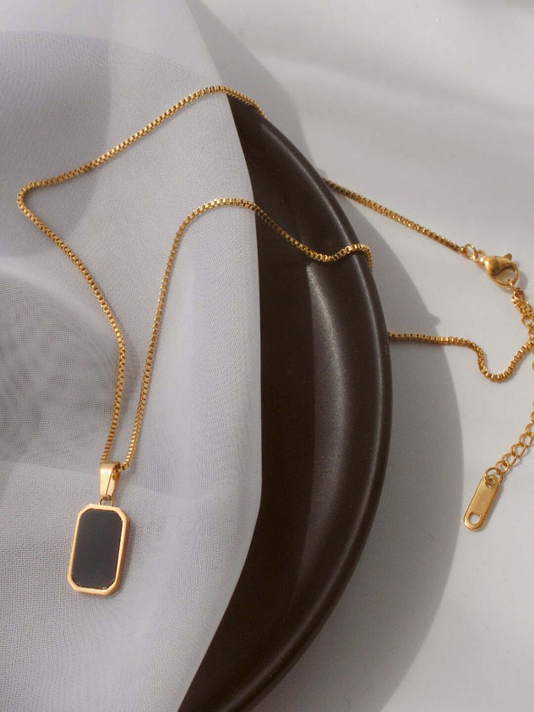 

FIMBUL Stainless Steel Stone Studded Rectangle Shape Pendant Chain, Gold